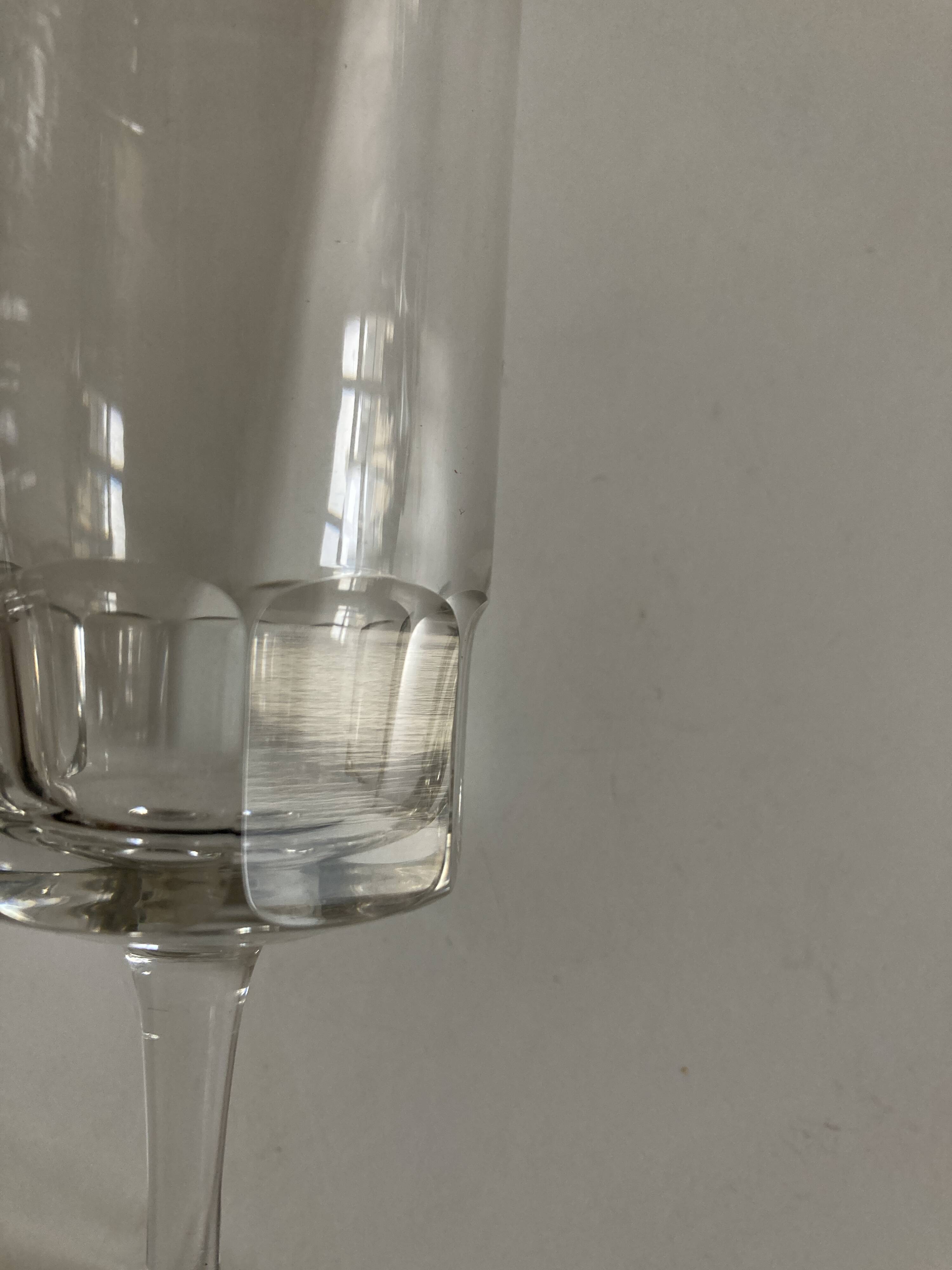 Set of 9 champagne flutes with flat sides in crystal sounding 1960