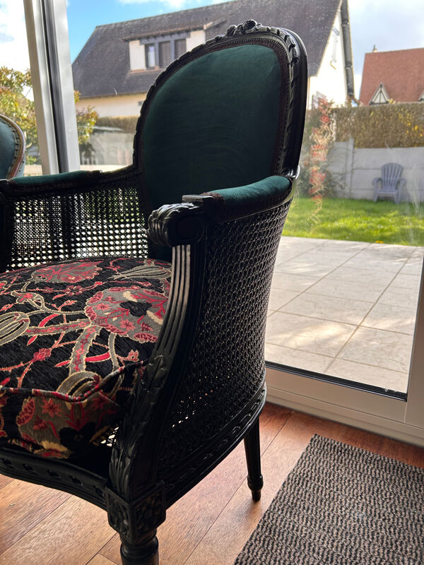 Fauteuil Louis XVI cannage et velours vert foncé