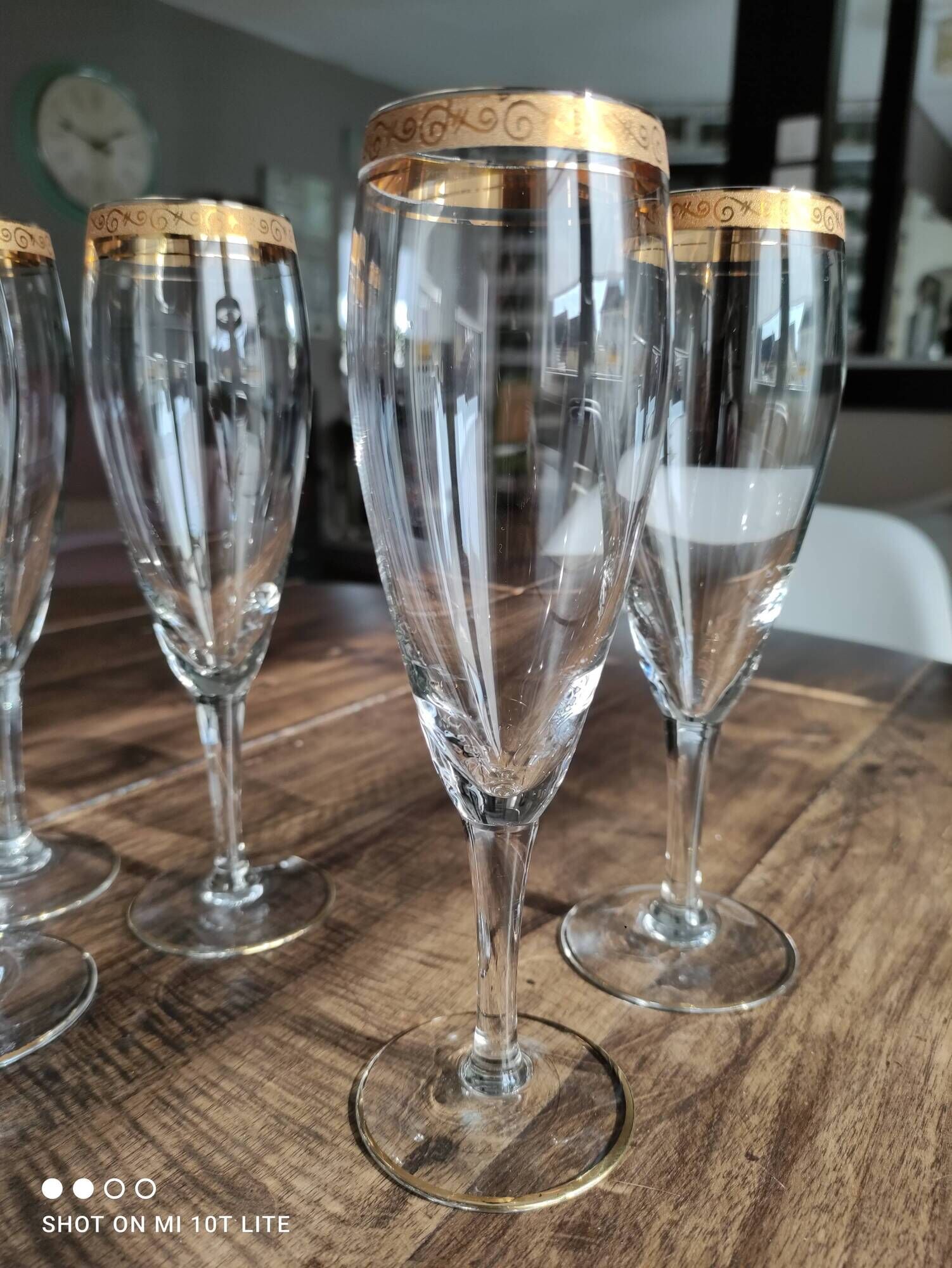 Set of 5 champagne flutes in crystal frieze and golden border