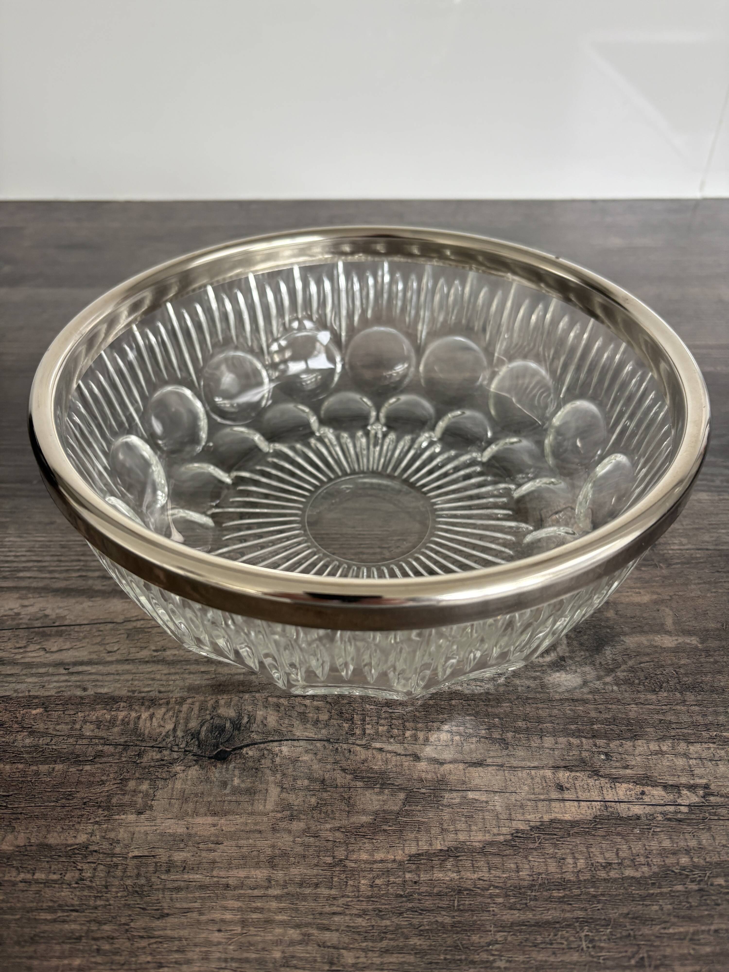 Vintage salad bowl in moulded glass and silver-plated metal.