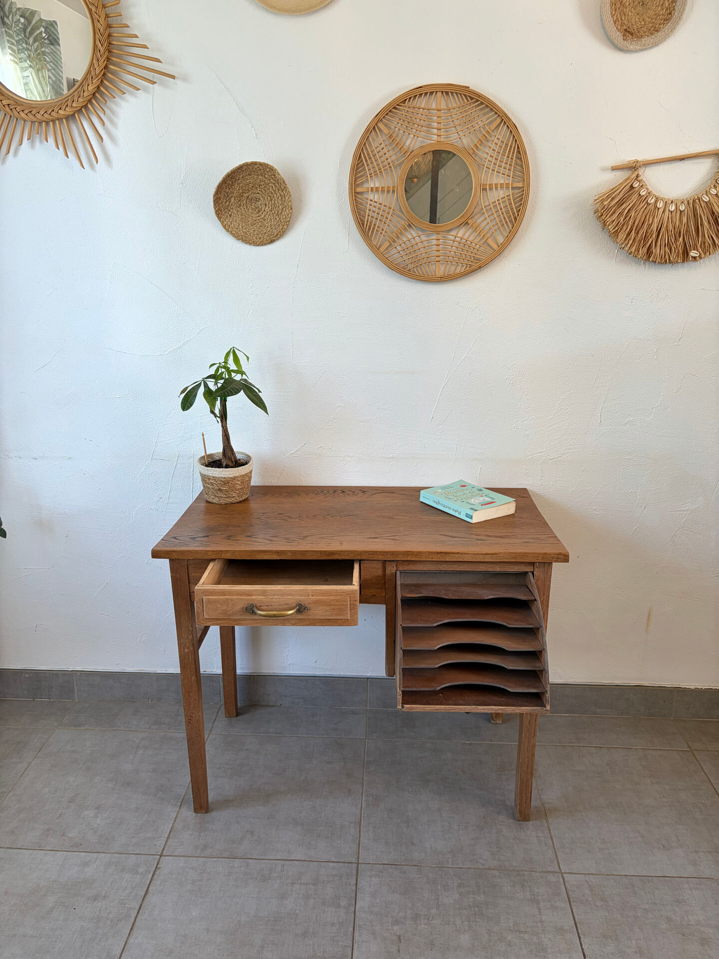 Charmant petit bureau vintage en chêne