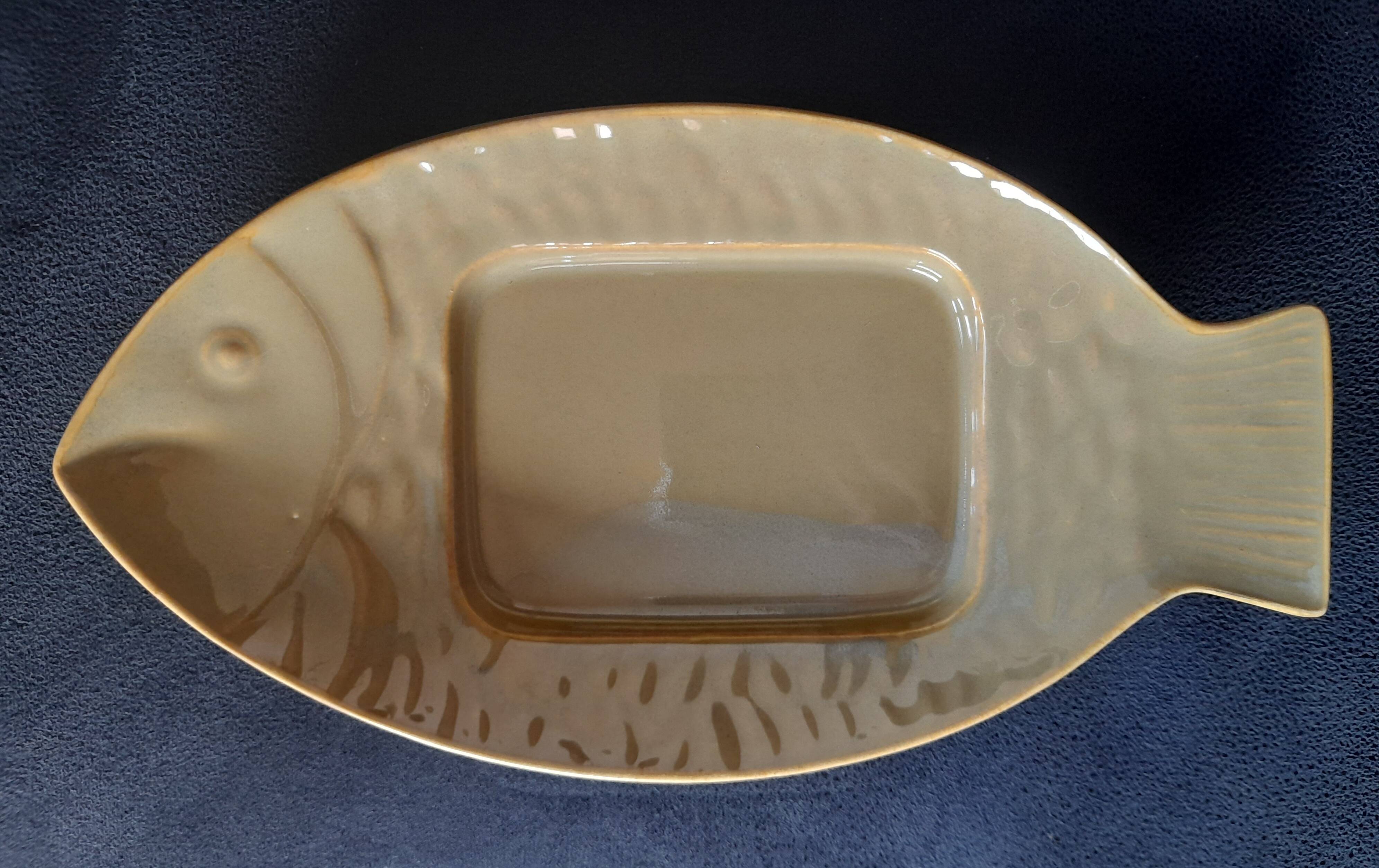 Celadon green fish dish