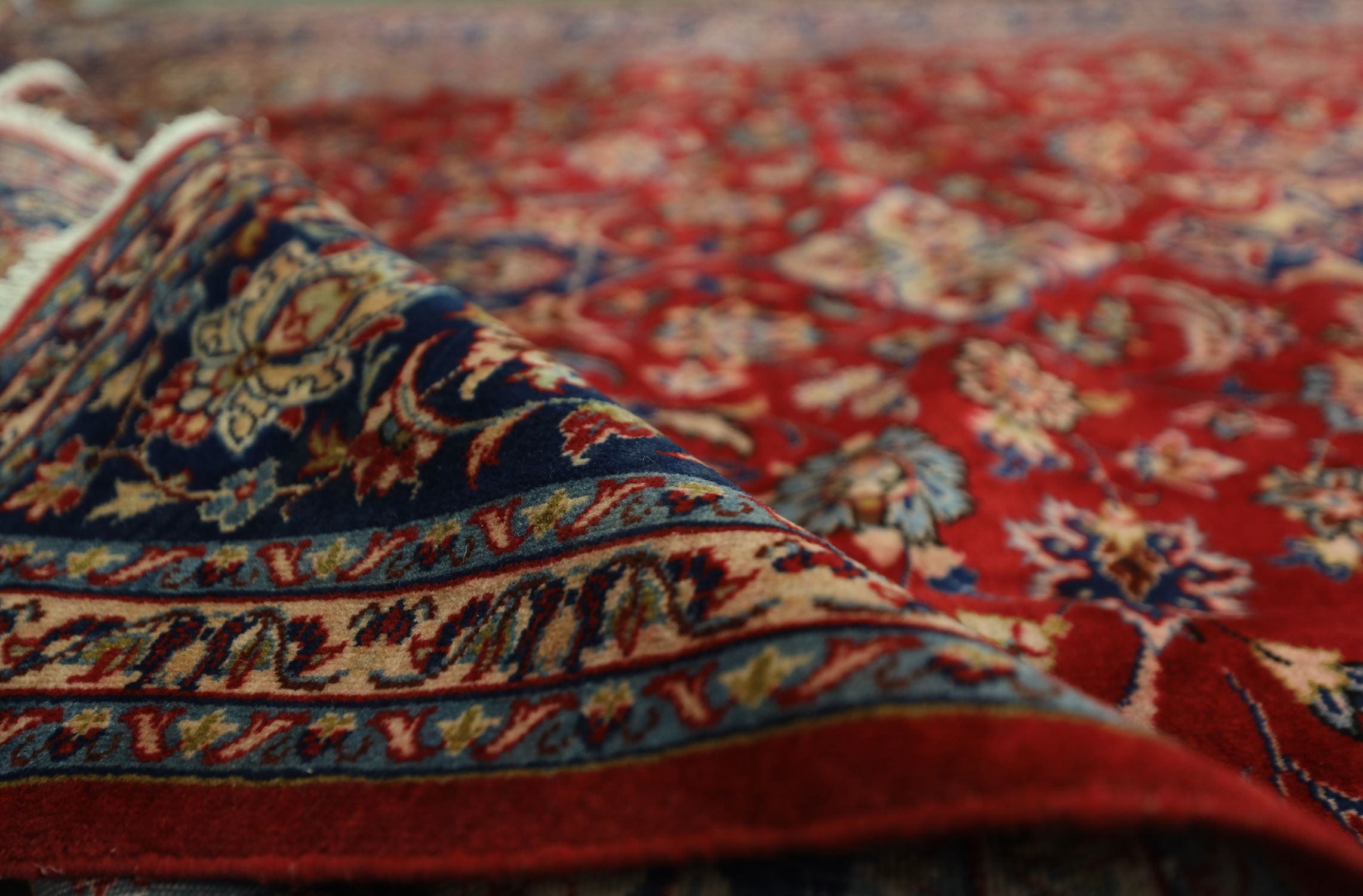 Red persian rug 300x416cm