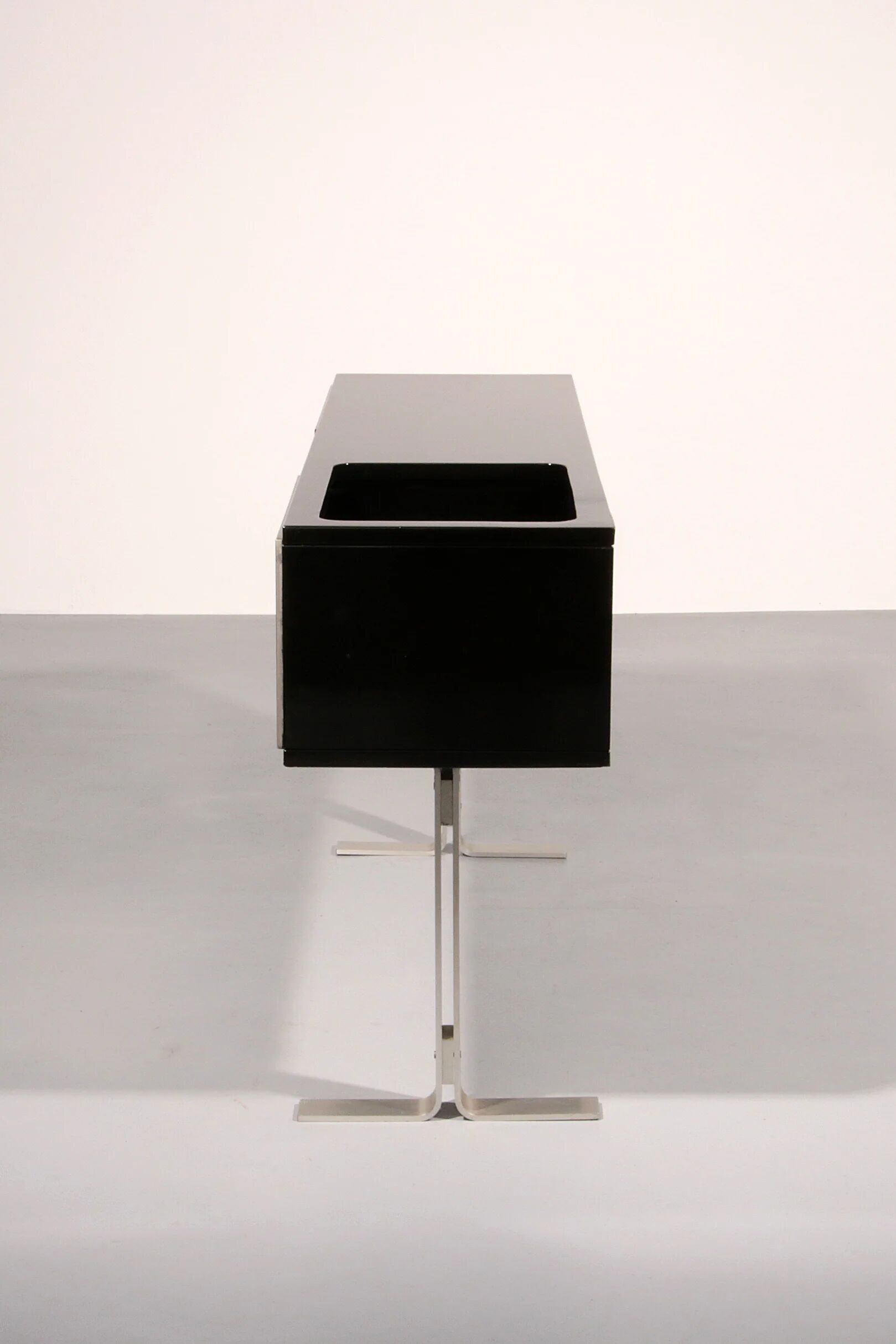 Stunning Willy Rizzo bar / sideboard in black & stainless steel, Italy 1969