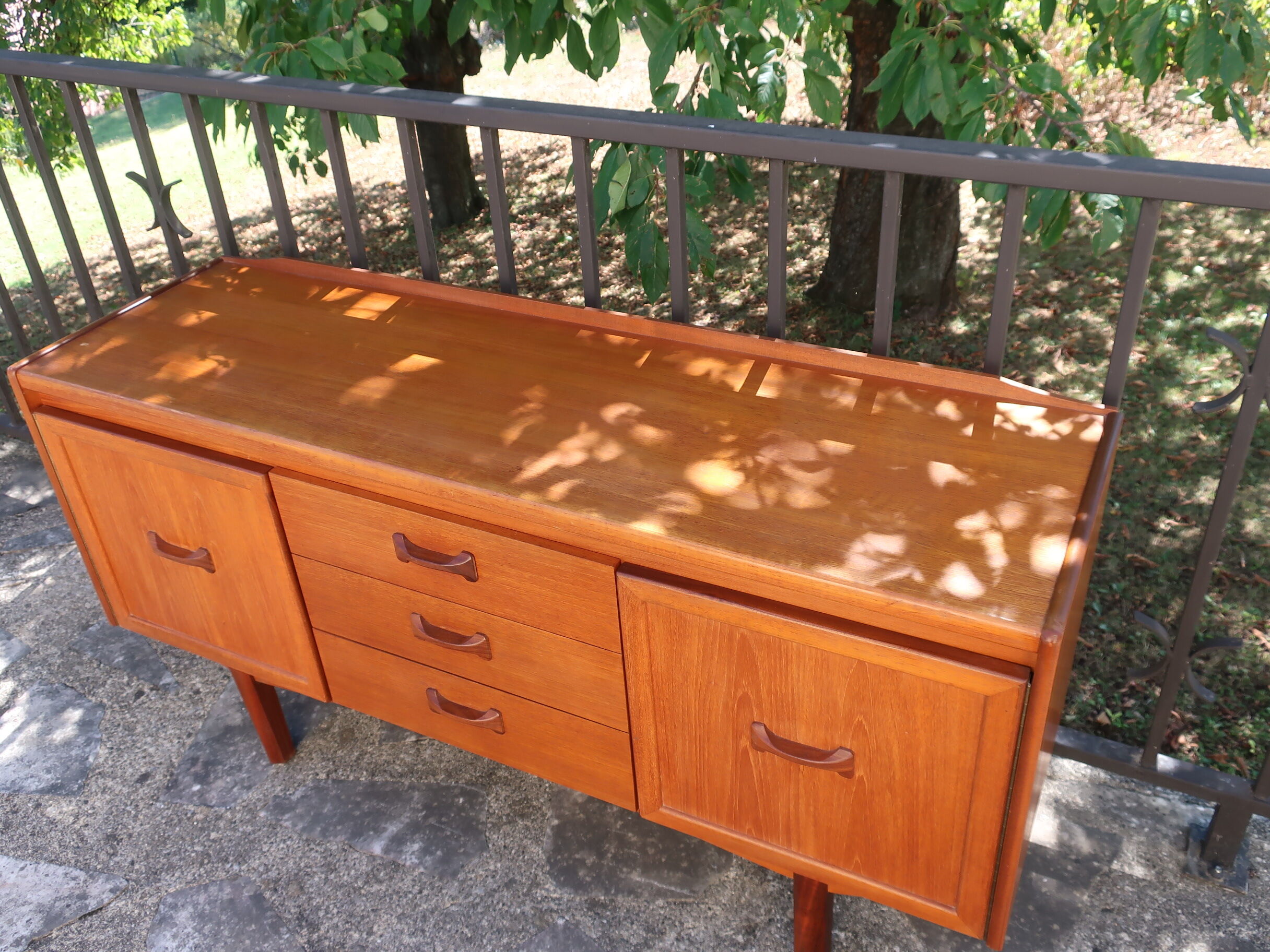 Teak sideboard of 60