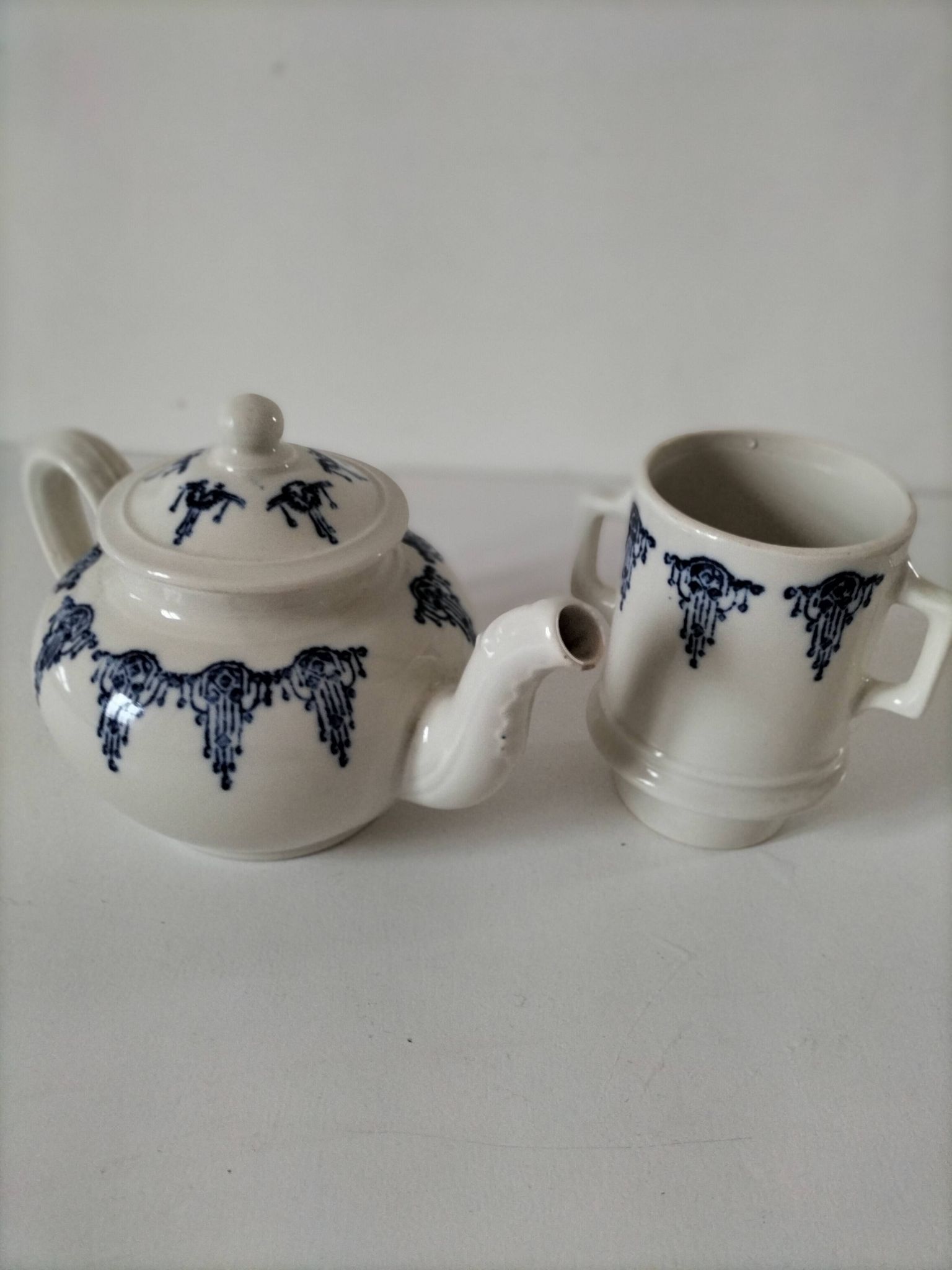 Saint Uze teapot or herbal tea maker