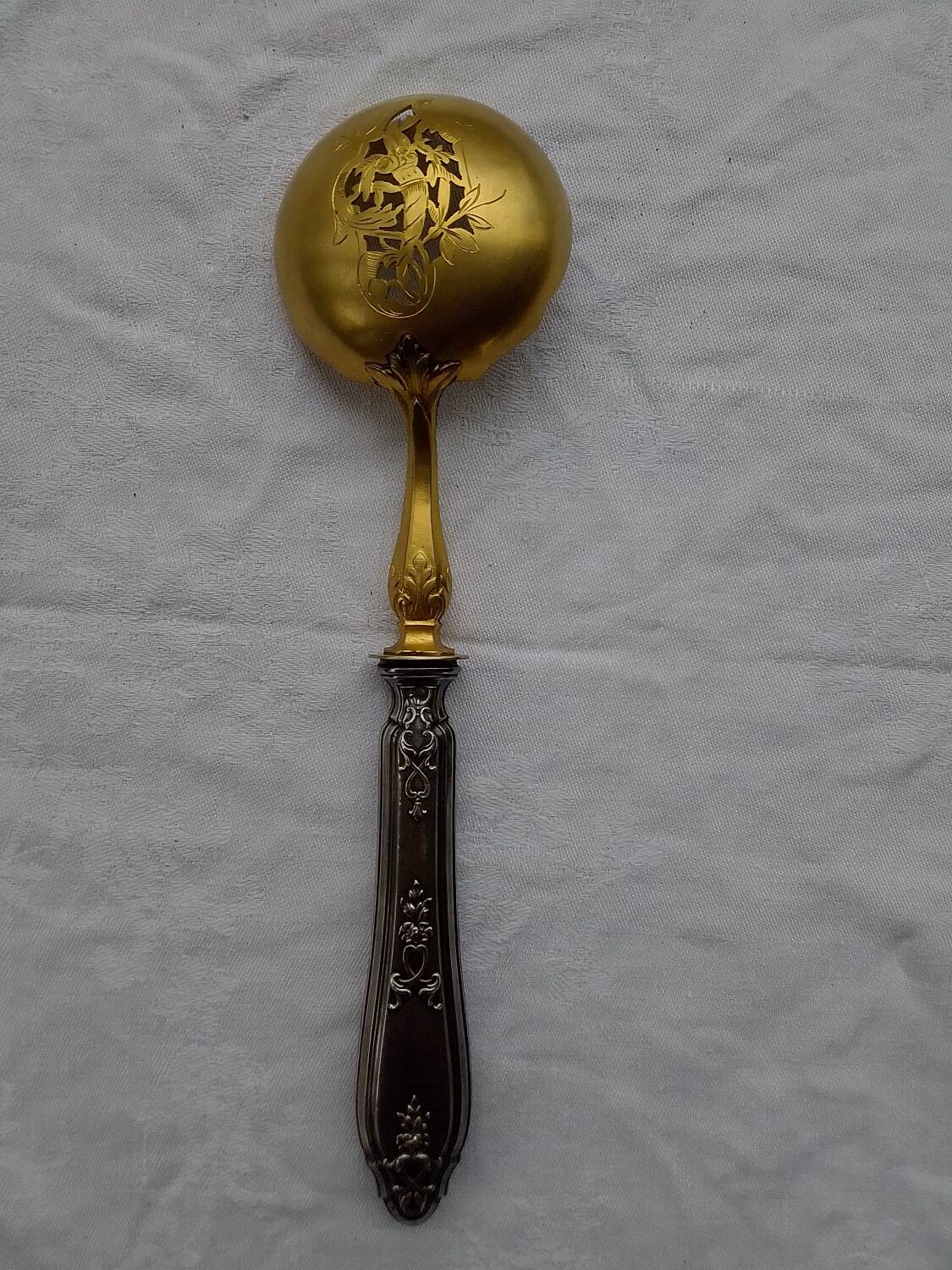 Cuiller saupoudreuse argent et métal doré