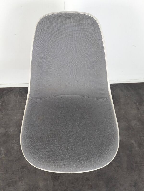 Chaise Vitra Eames DSR rembourrée grise
