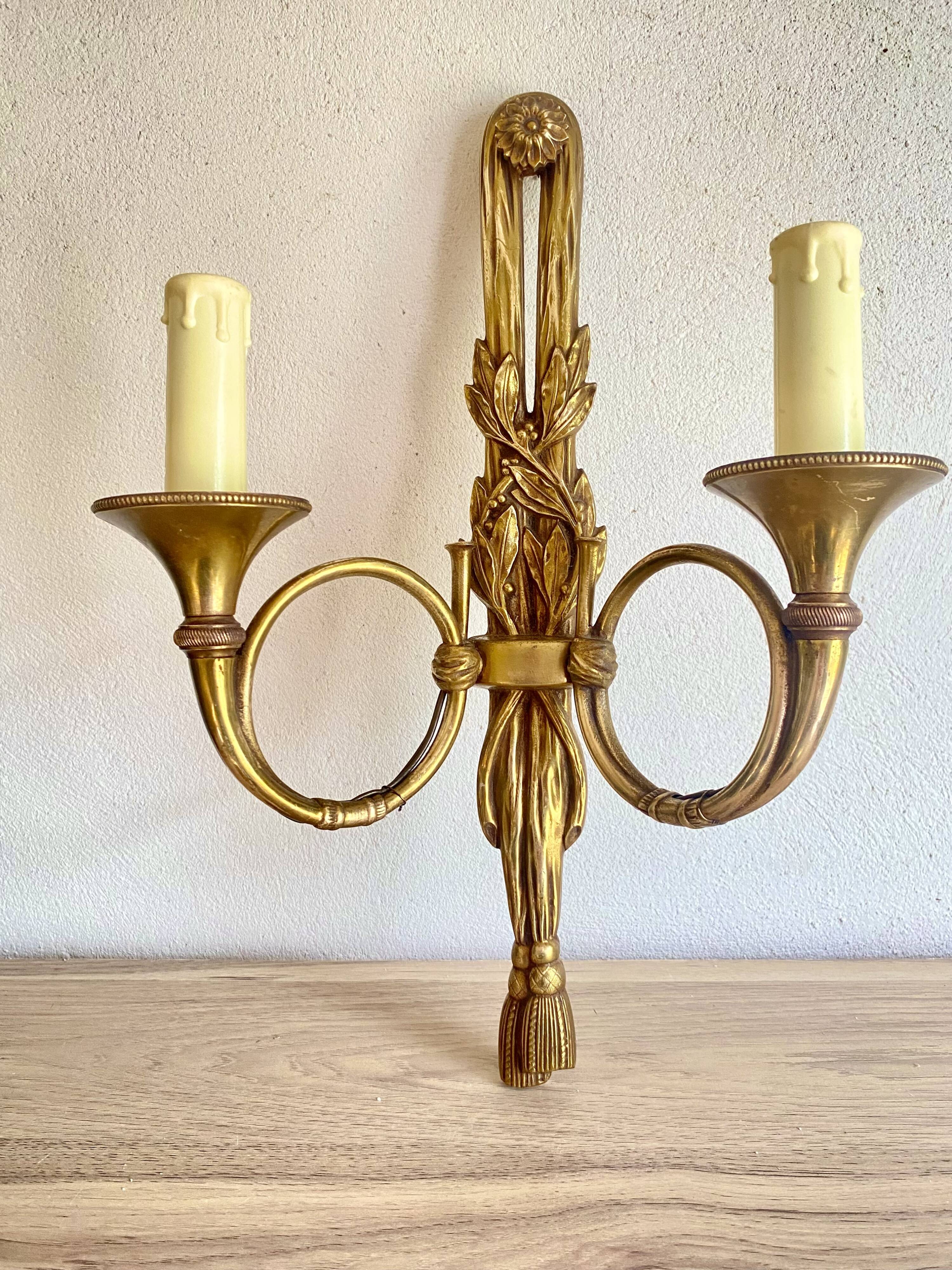 Hunting horn wall light, brass 1950