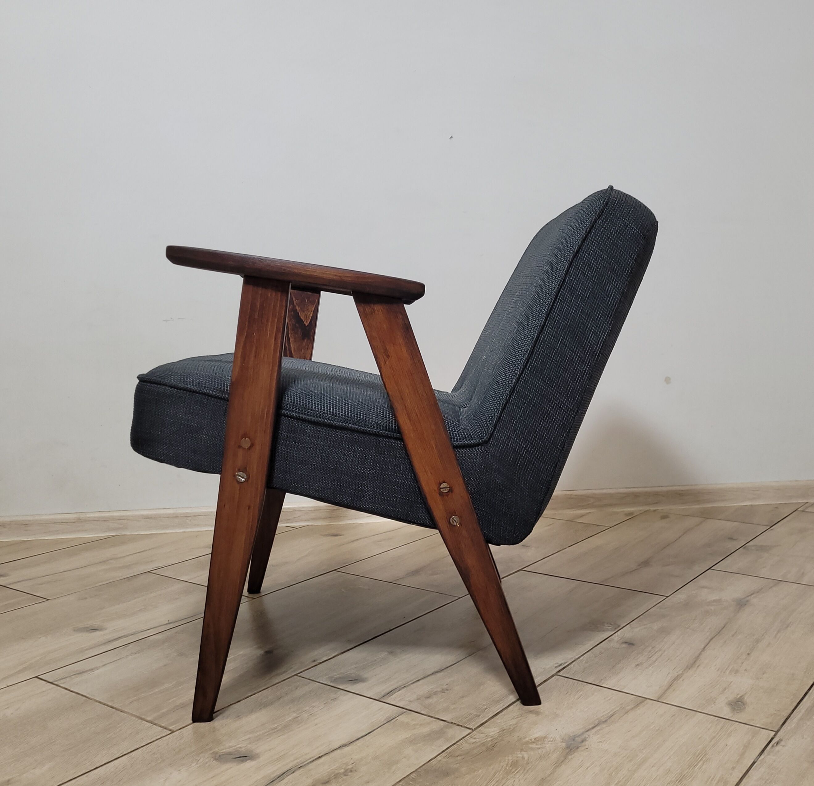 Pair of armchairs 366 designed in the 1960s by Jozef Chierowski