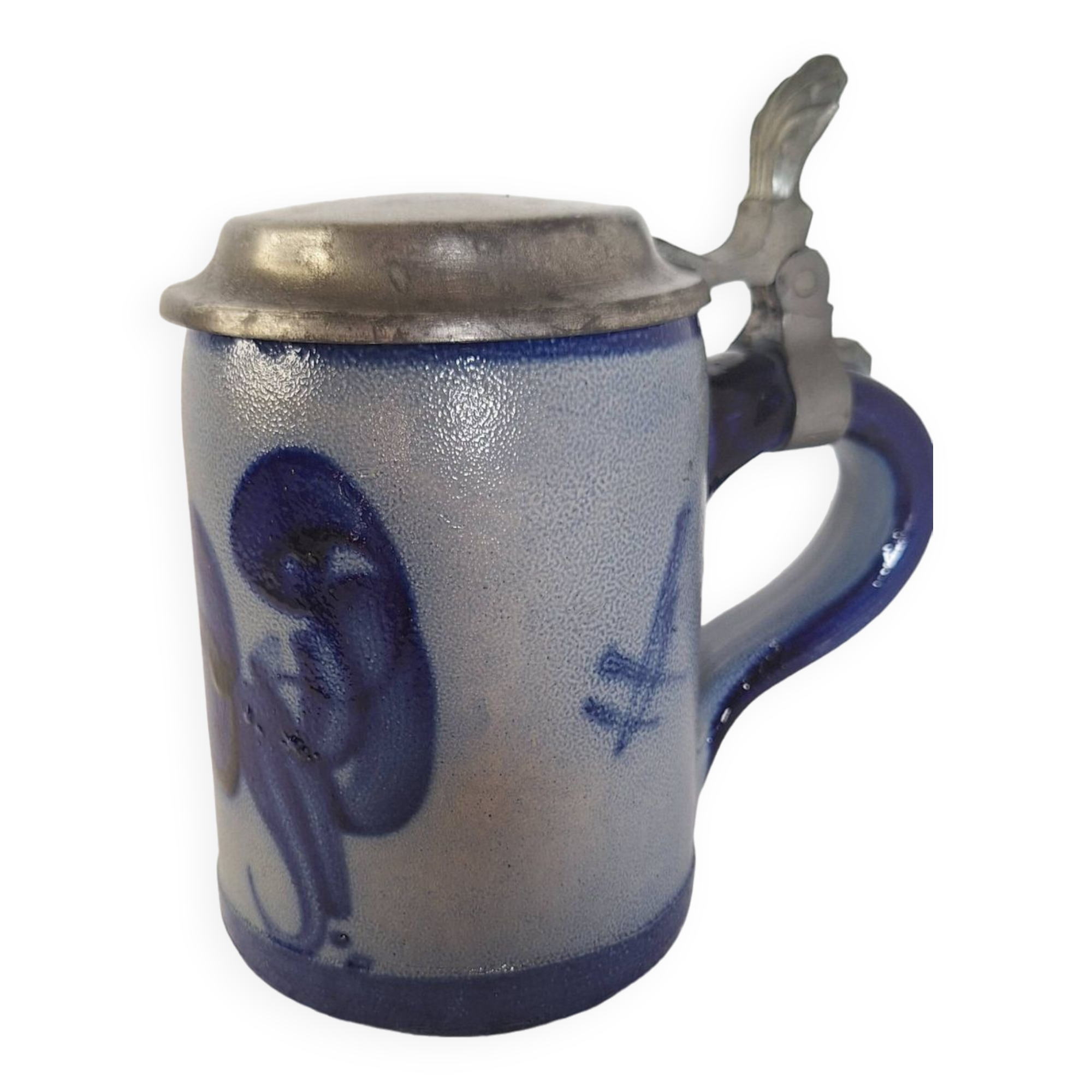 Beer mug with pure pewter lid