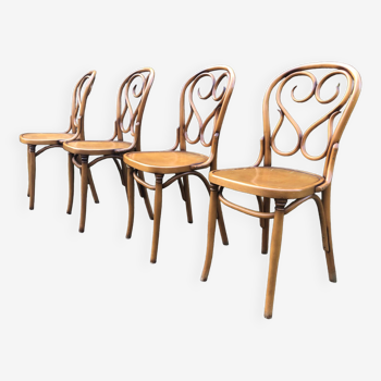 4 chaises en bois courbé de style Thonet en hêtre