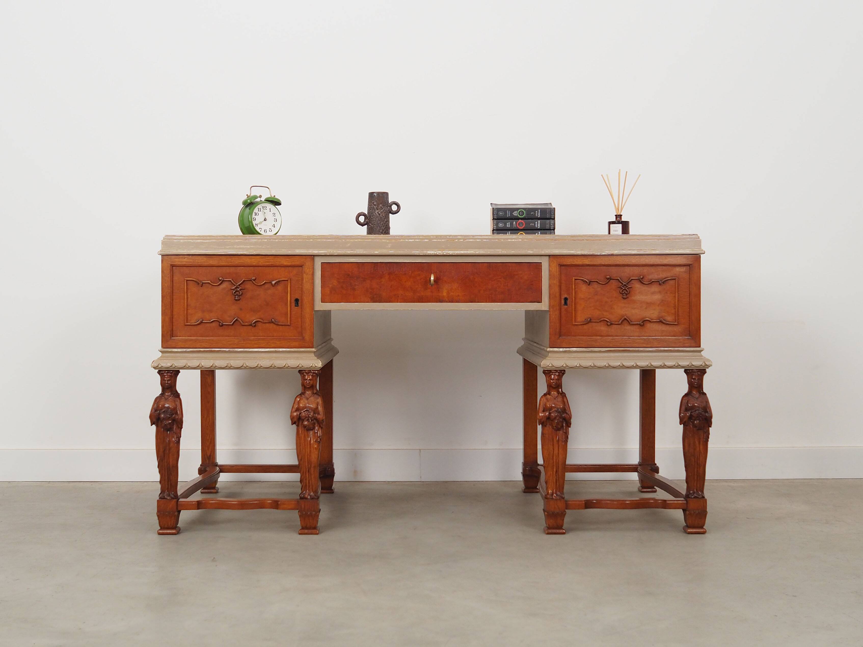 Bureau en chêne, design danois, années 1950, production : Danemark