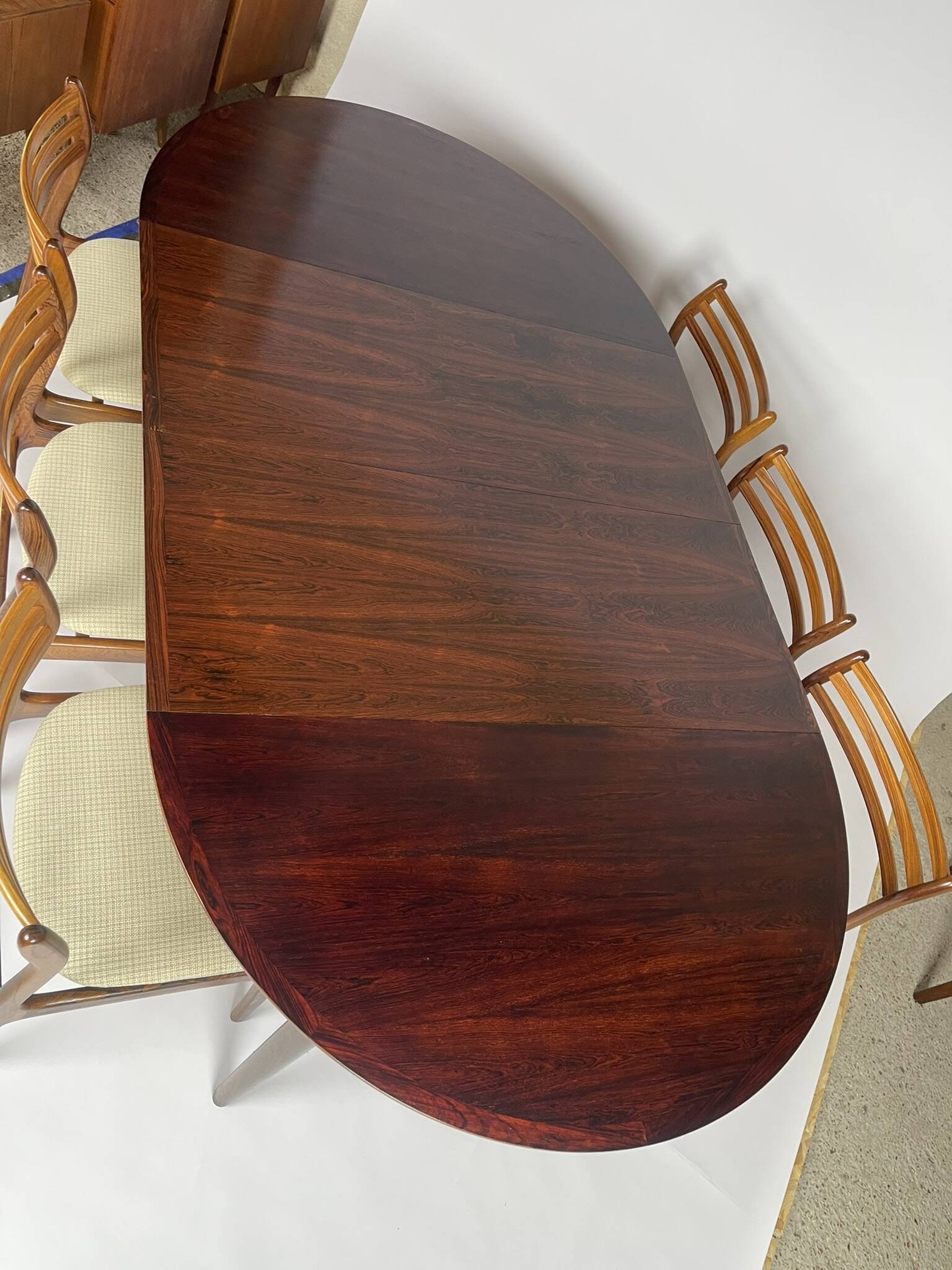 Scandinavian dining table in rosewood from the 1960s.