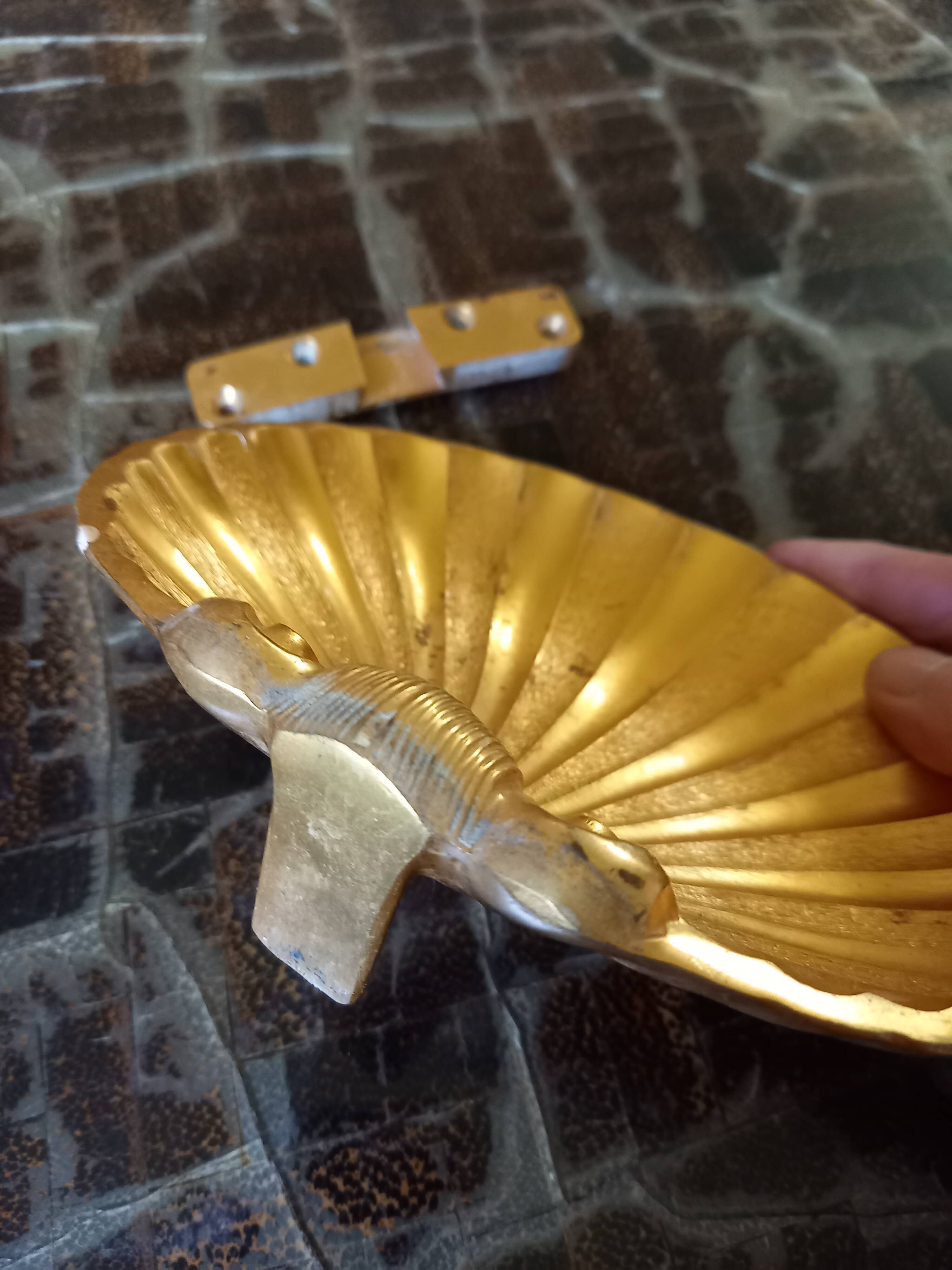 Vintage gilded bronze shell or shell pocket emptier