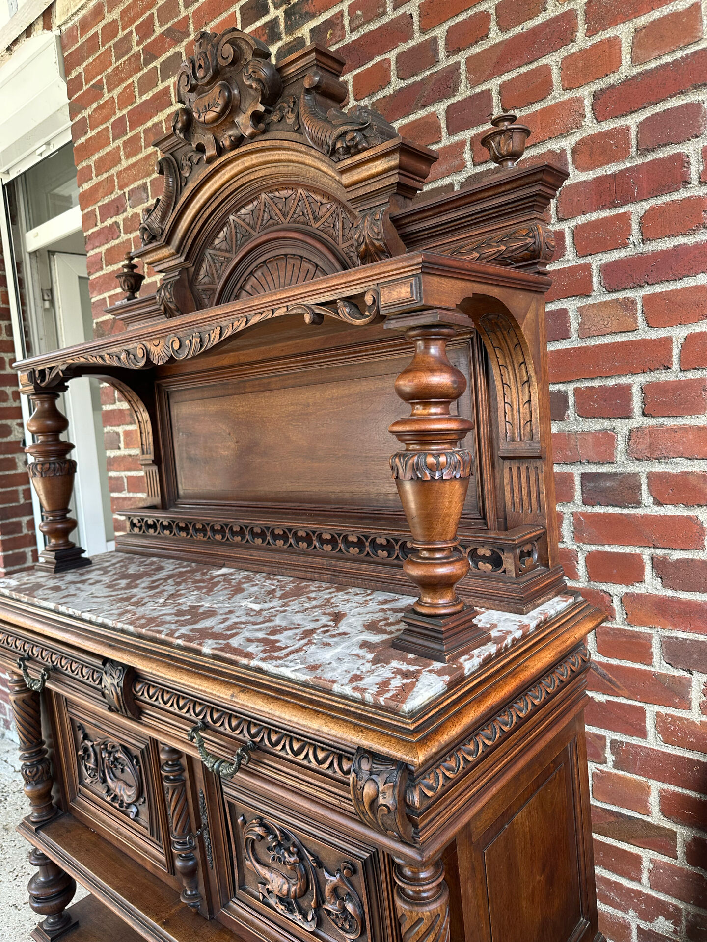 Desserte - Buffet ancien en noyer Henri II XIXeme