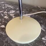 Articulated desk lamp
