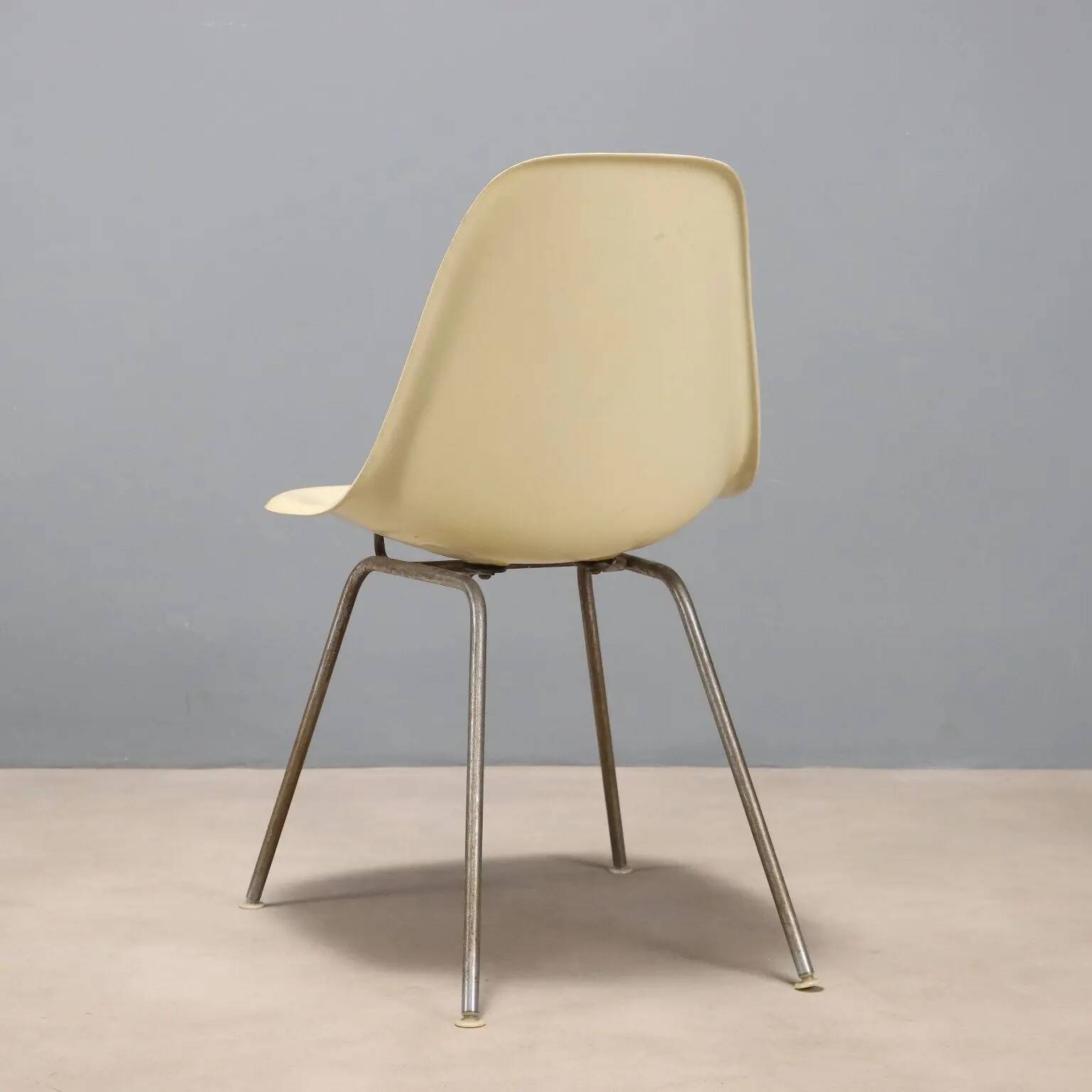 Herman Miller DSS chair vintage design by Charles & Ray Eames 1960s