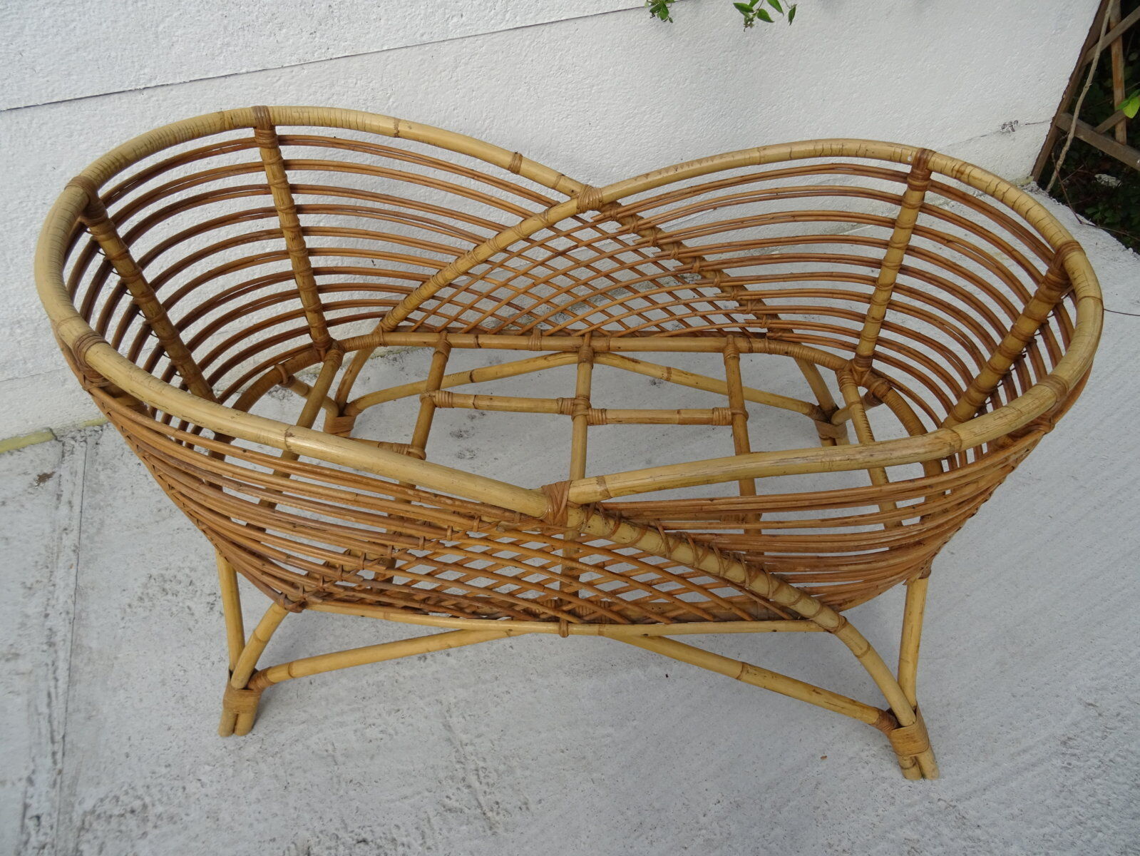 Cradle rattan basket