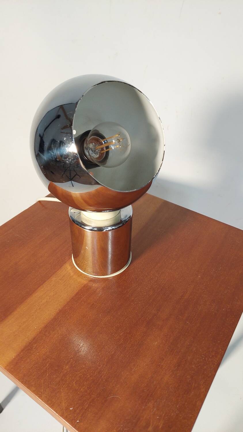 Eye ball, Reggiani table lamp 1970
