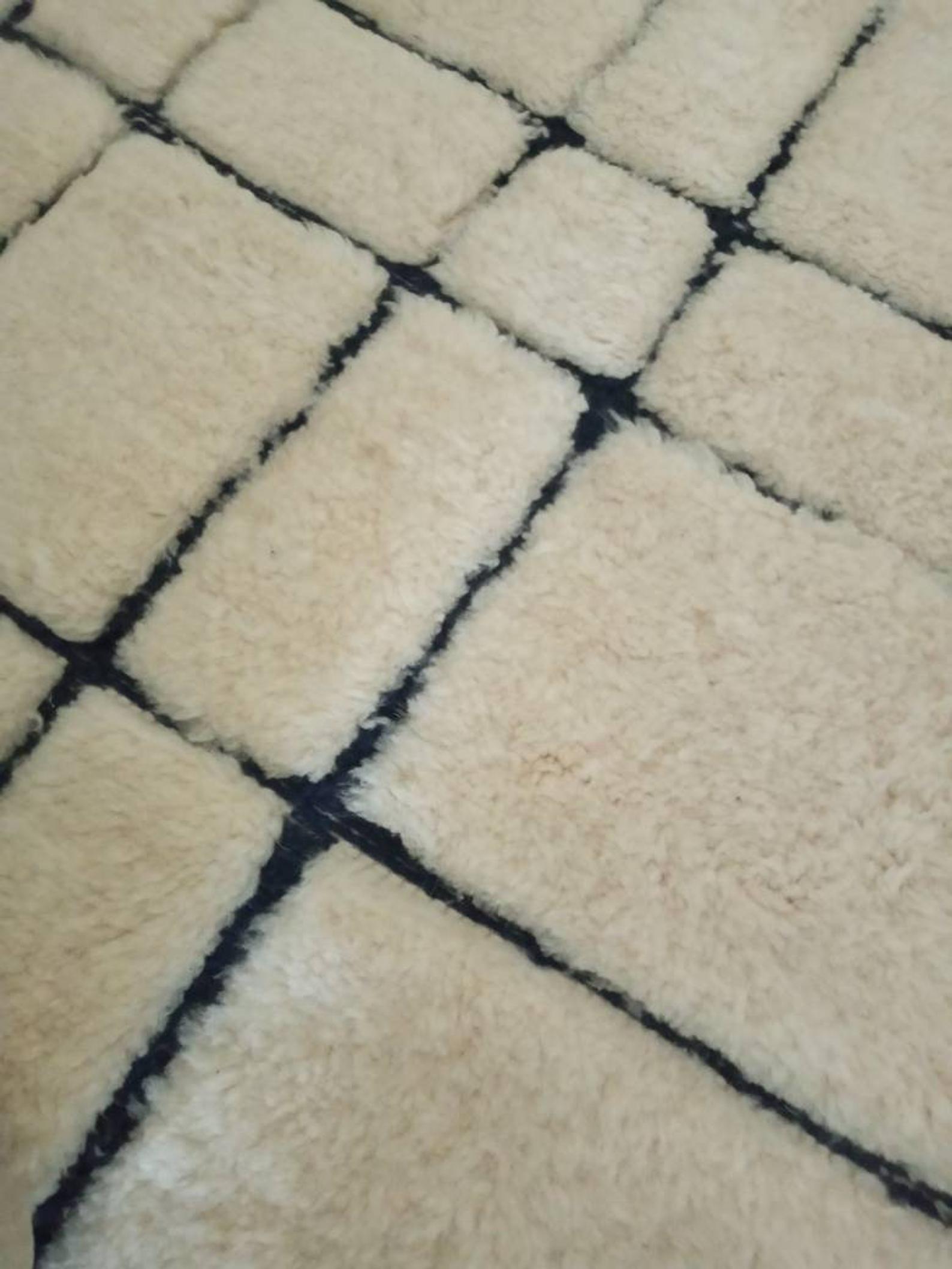 Moroccan berber carpet beni ouarain 121x182cm