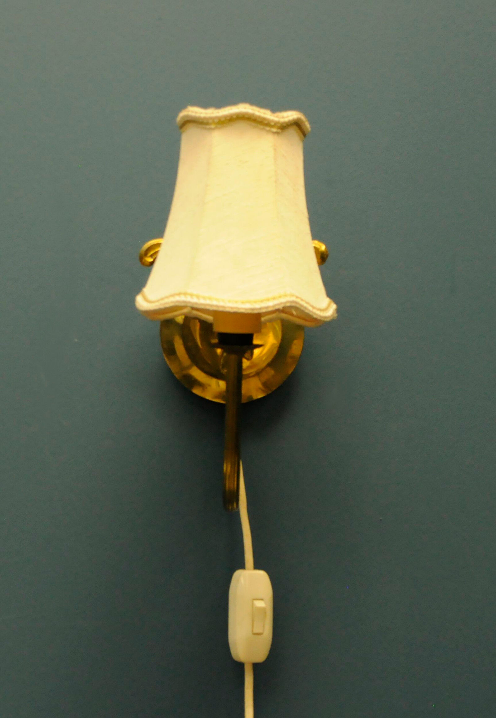 Art nouveau style brass wall lamp