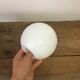 Globe en verre blanc