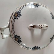 Antique Saint-Amandinoise tureen, blue and ochre decoration 6523, 1900-1920