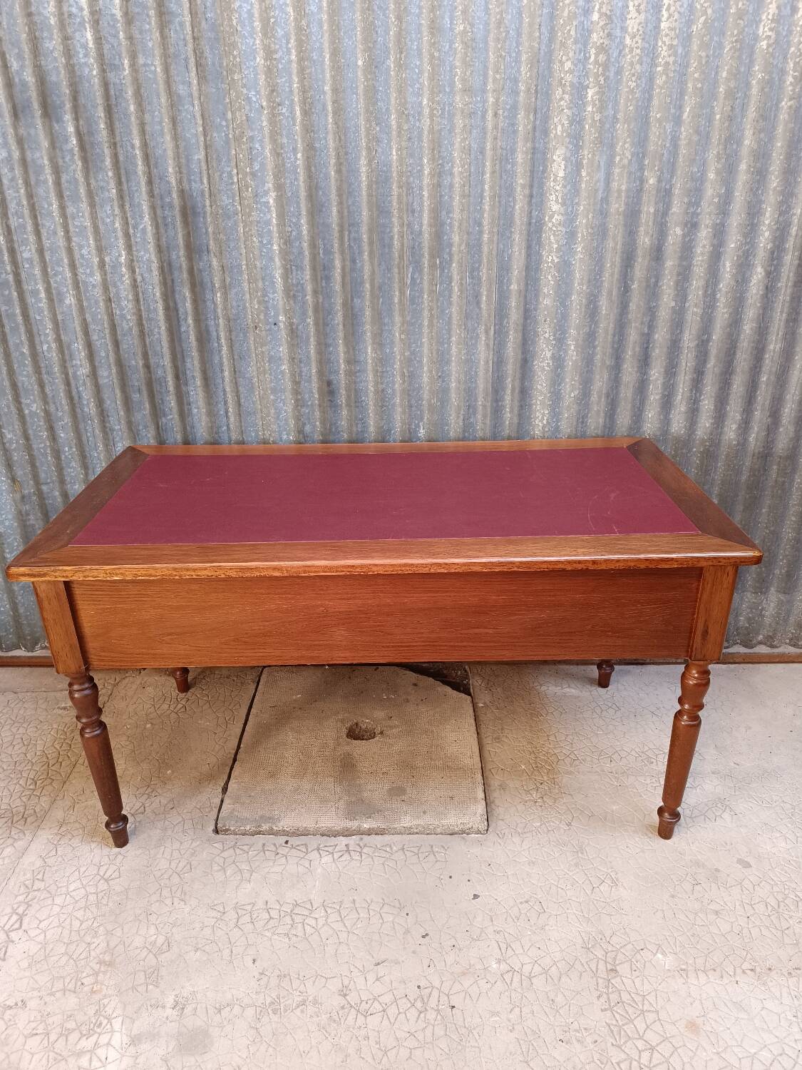 Directorate style minister's desk