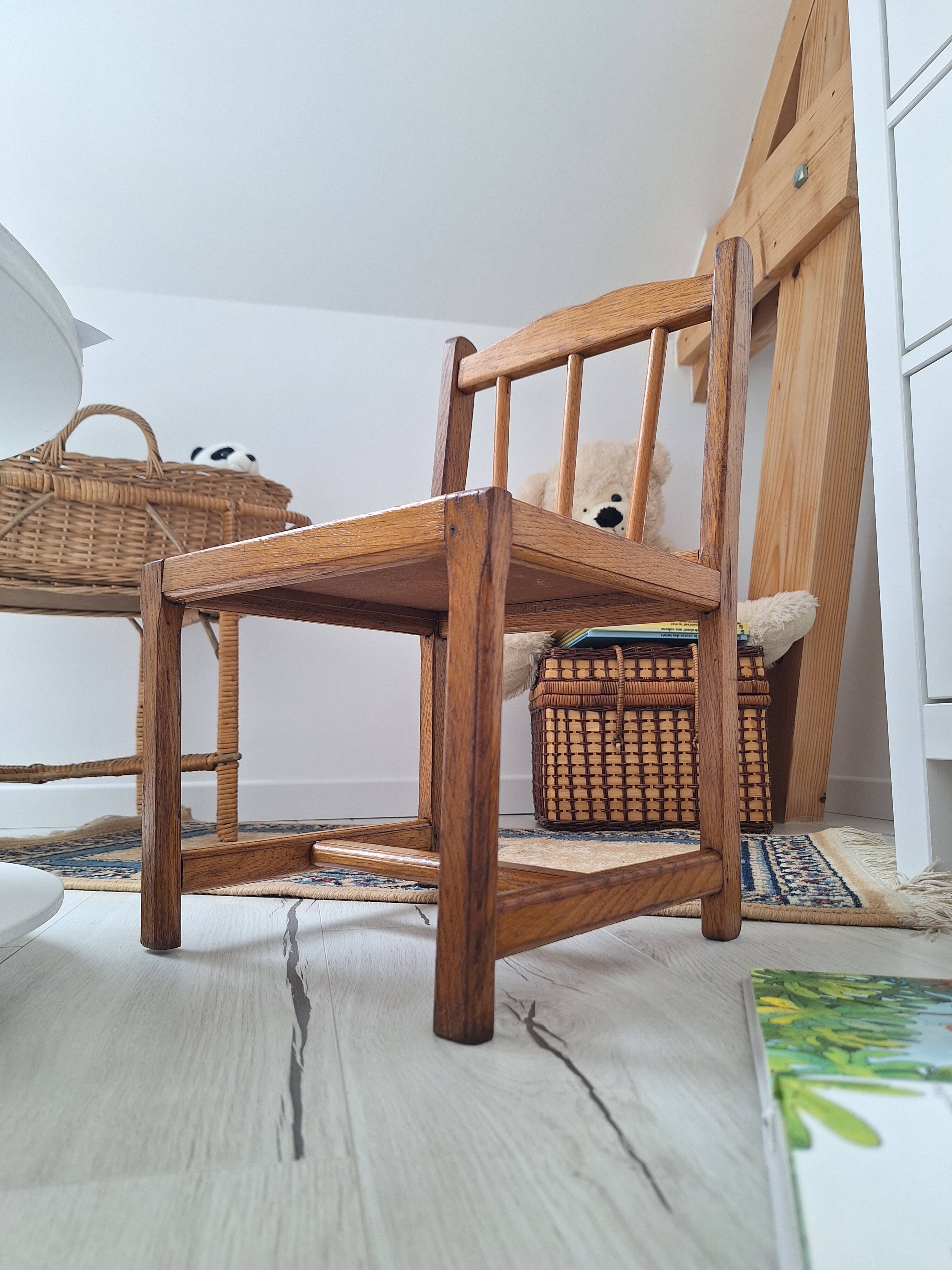 Chaise enfant en bois vintage