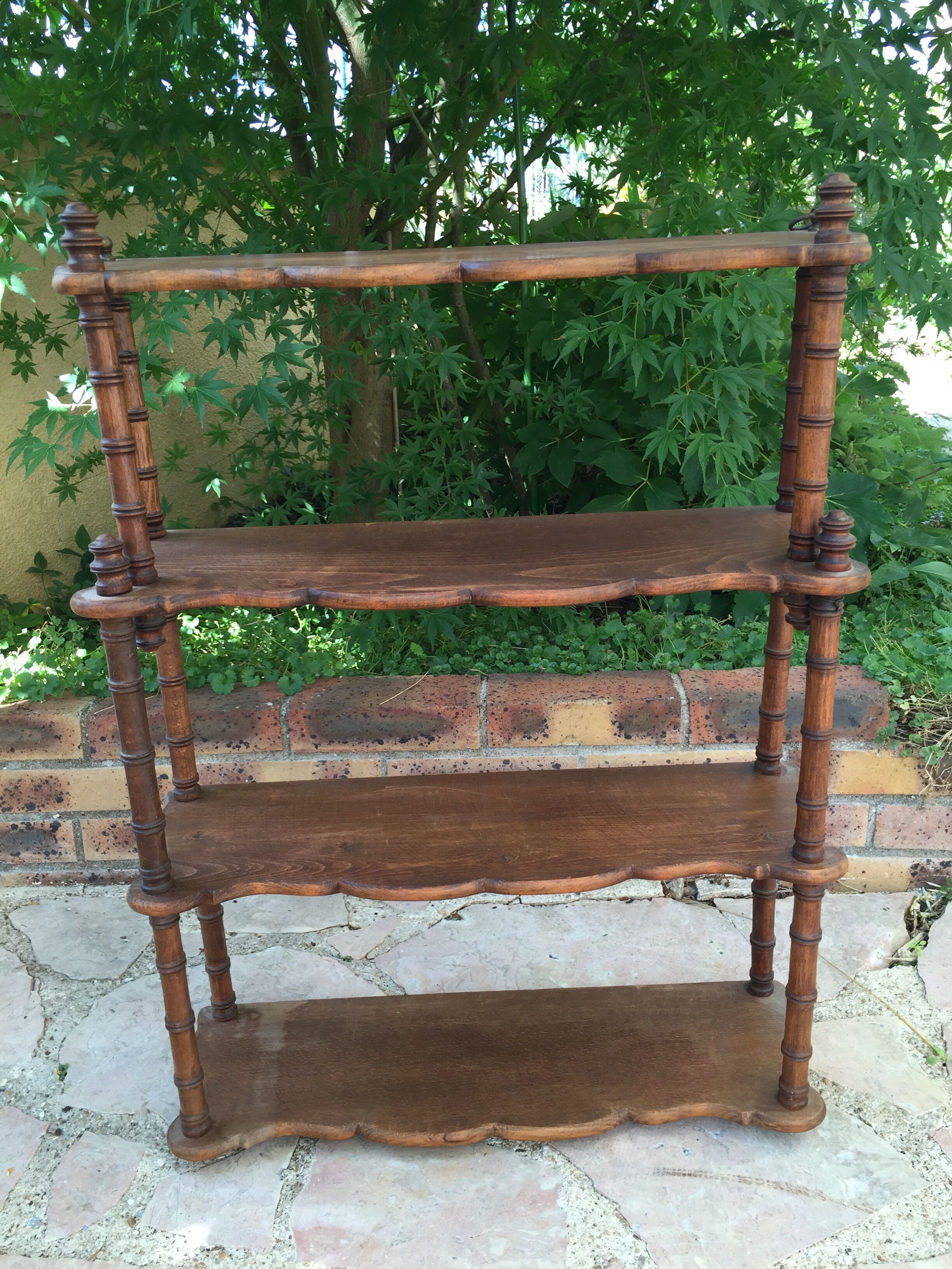 Ancienne étagère en bois