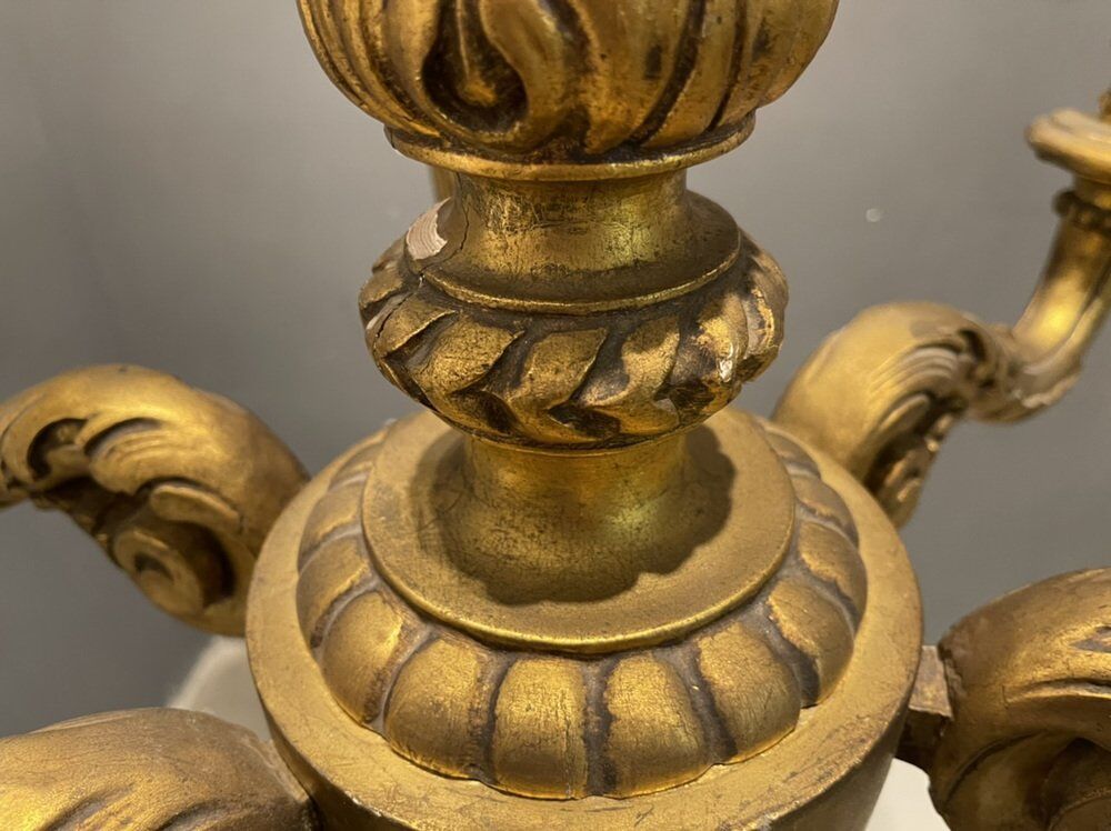 Lustre en bois doré doré