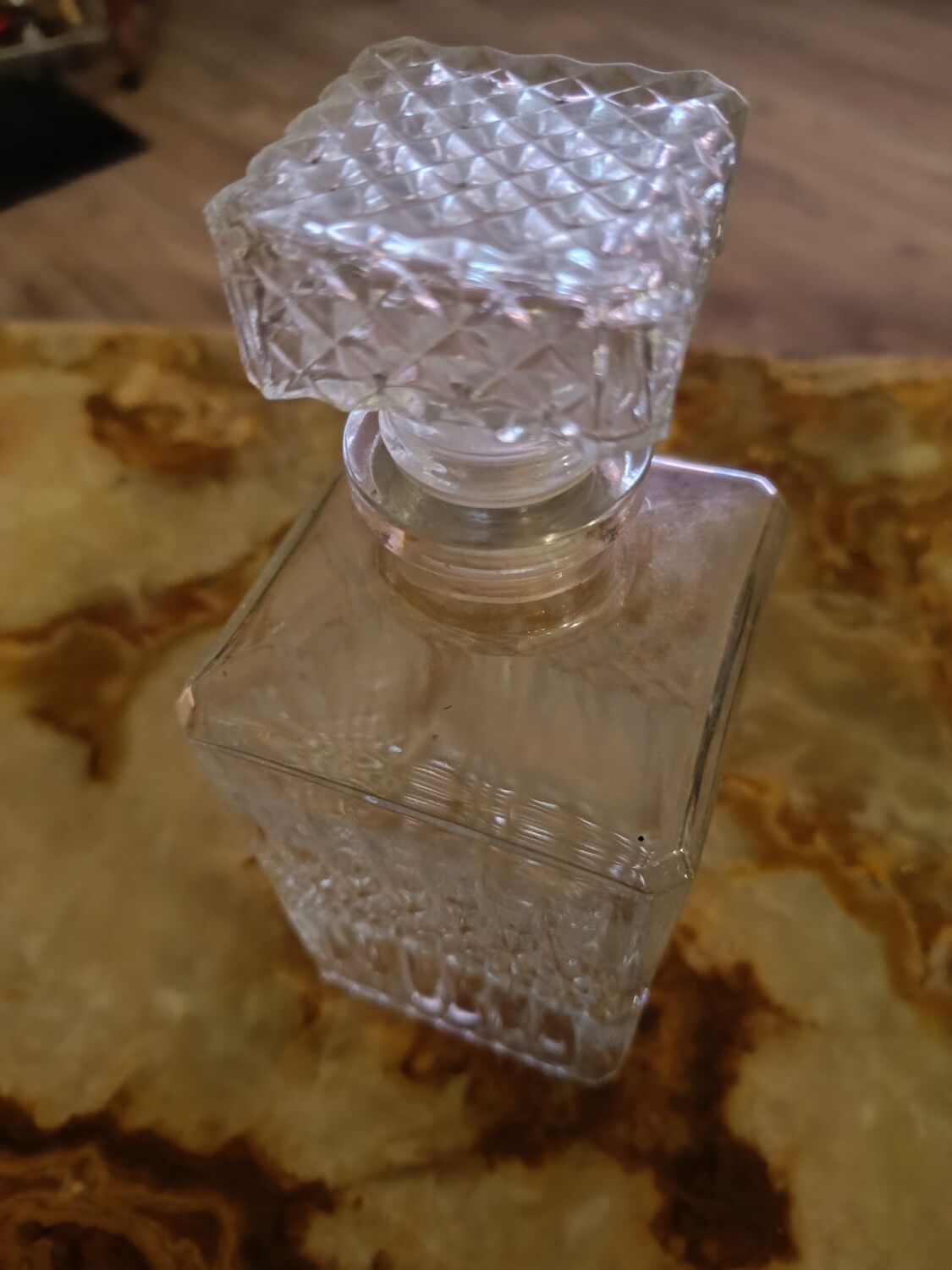Whiskey decanter
