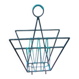 Metal magazine rack scoubidou