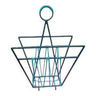 Metal magazine rack scoubidou