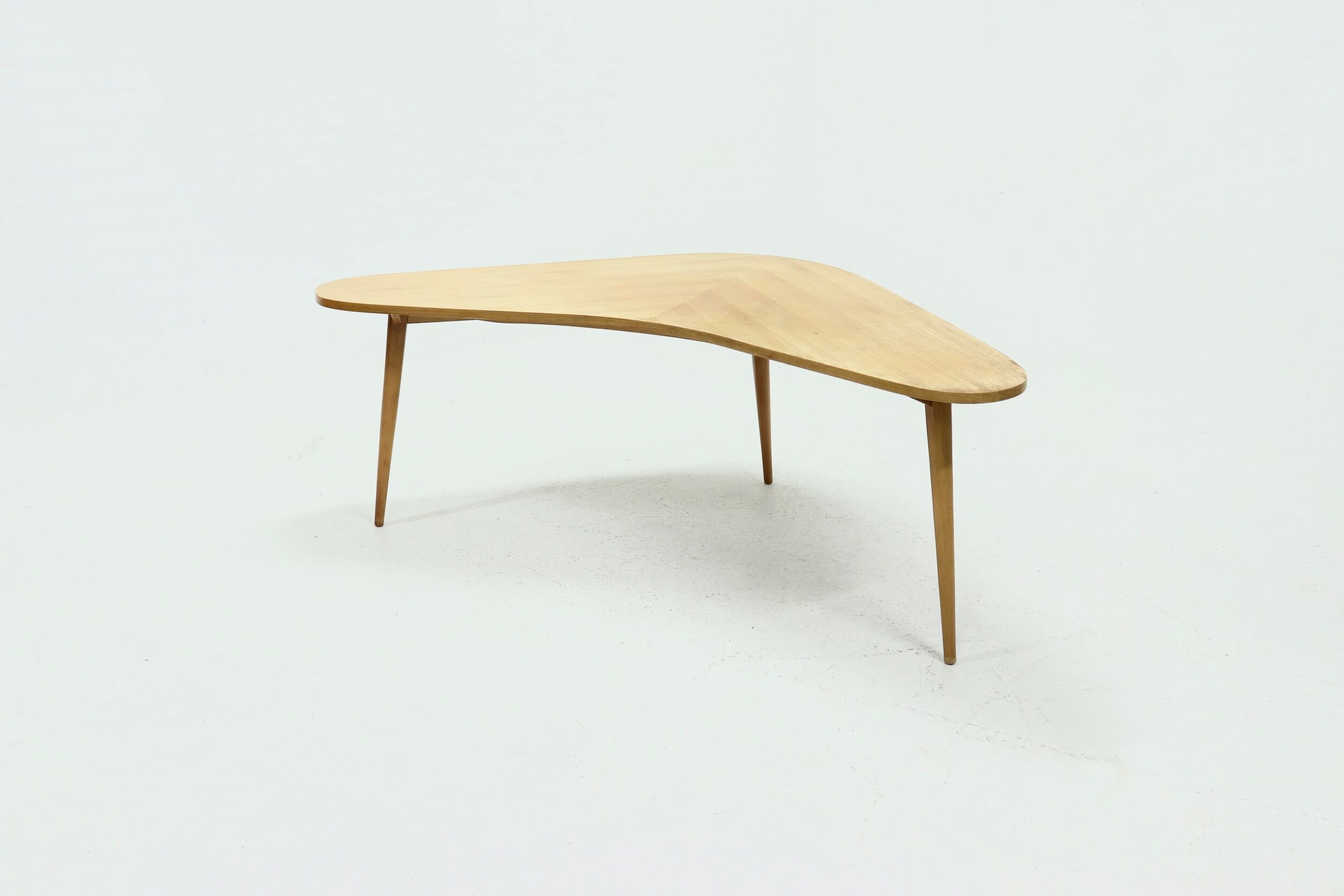 Boomerang desk table in birch 1950s