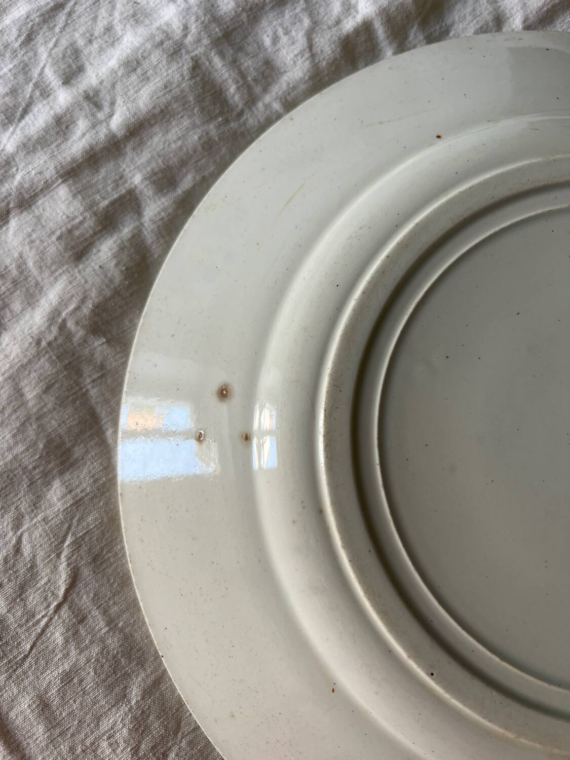 Iron earth serving dish St Amandinoise