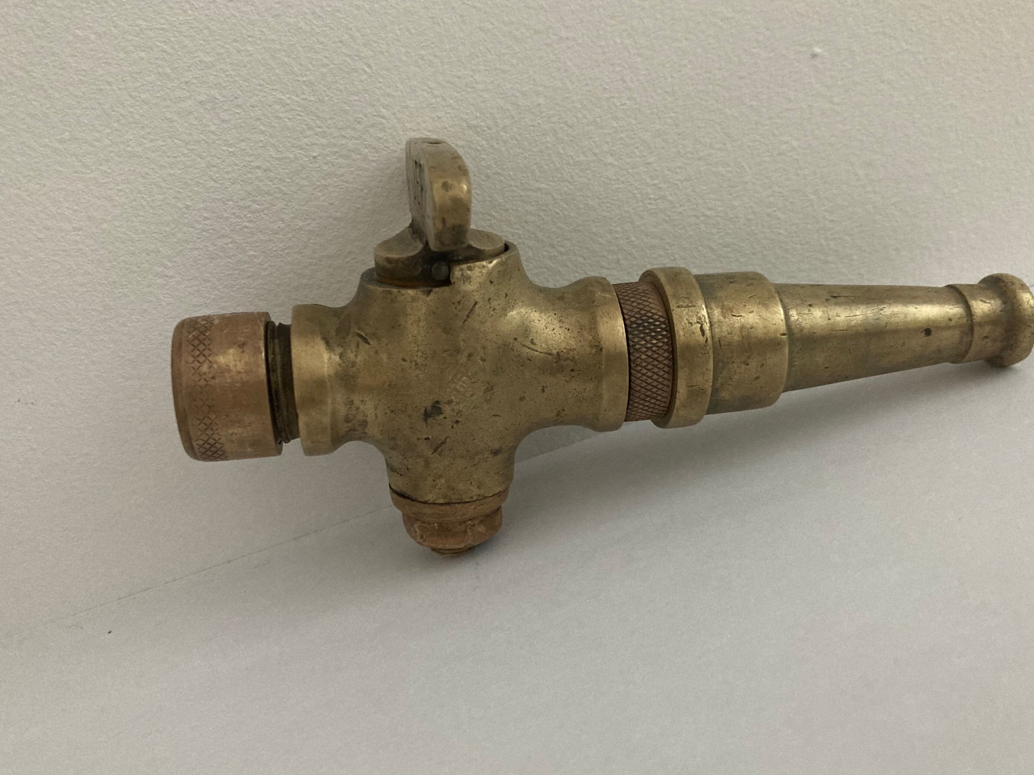 Adjustable solid brass garden lance