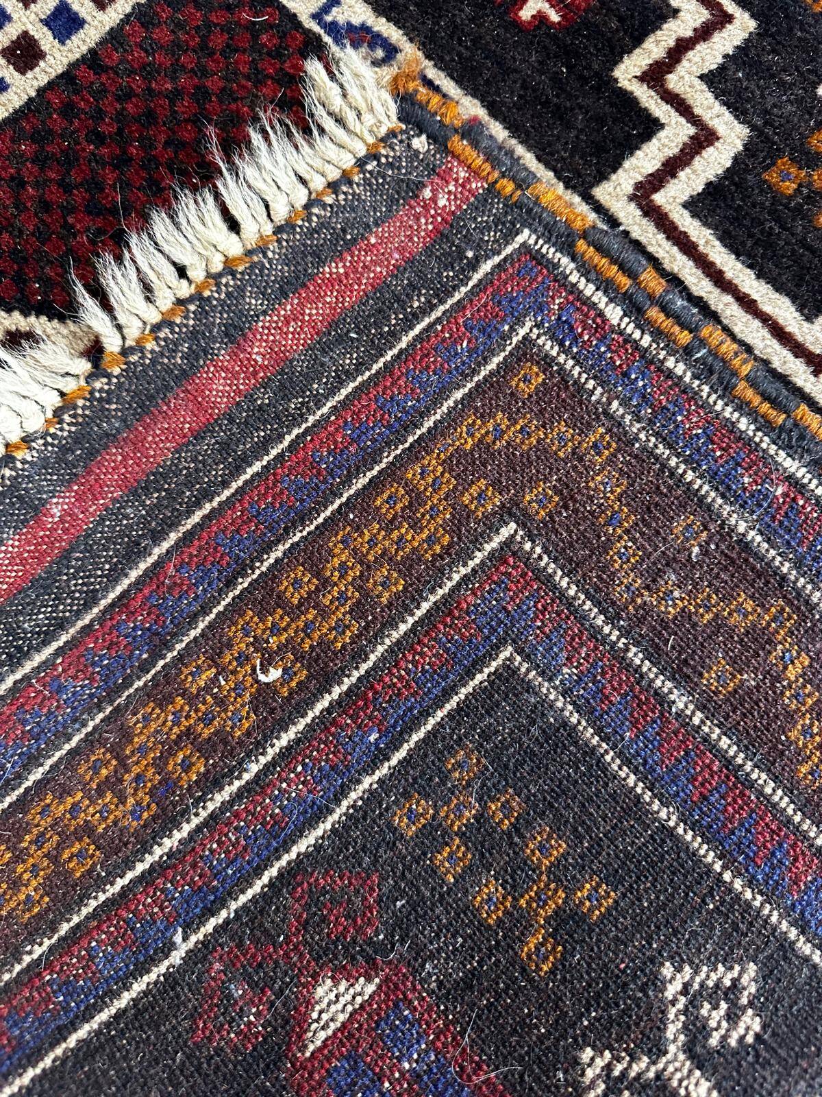 Handmade oriental rug 160cm x 90cm