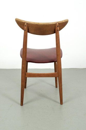 Chaise vintage avec simili cuir rouge