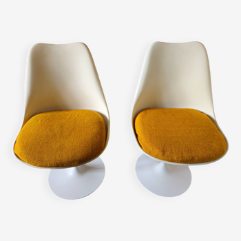 Pair of tulip chairs knoll eero saarinen 1957