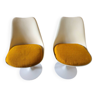 Pair of tulip chairs knoll eero saarinen 1957