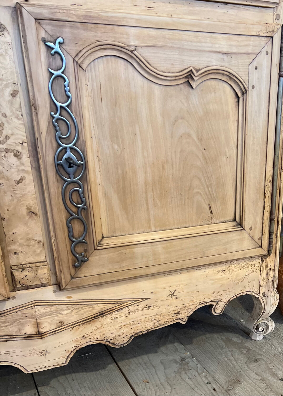 Buffet of two Saintonge bodies