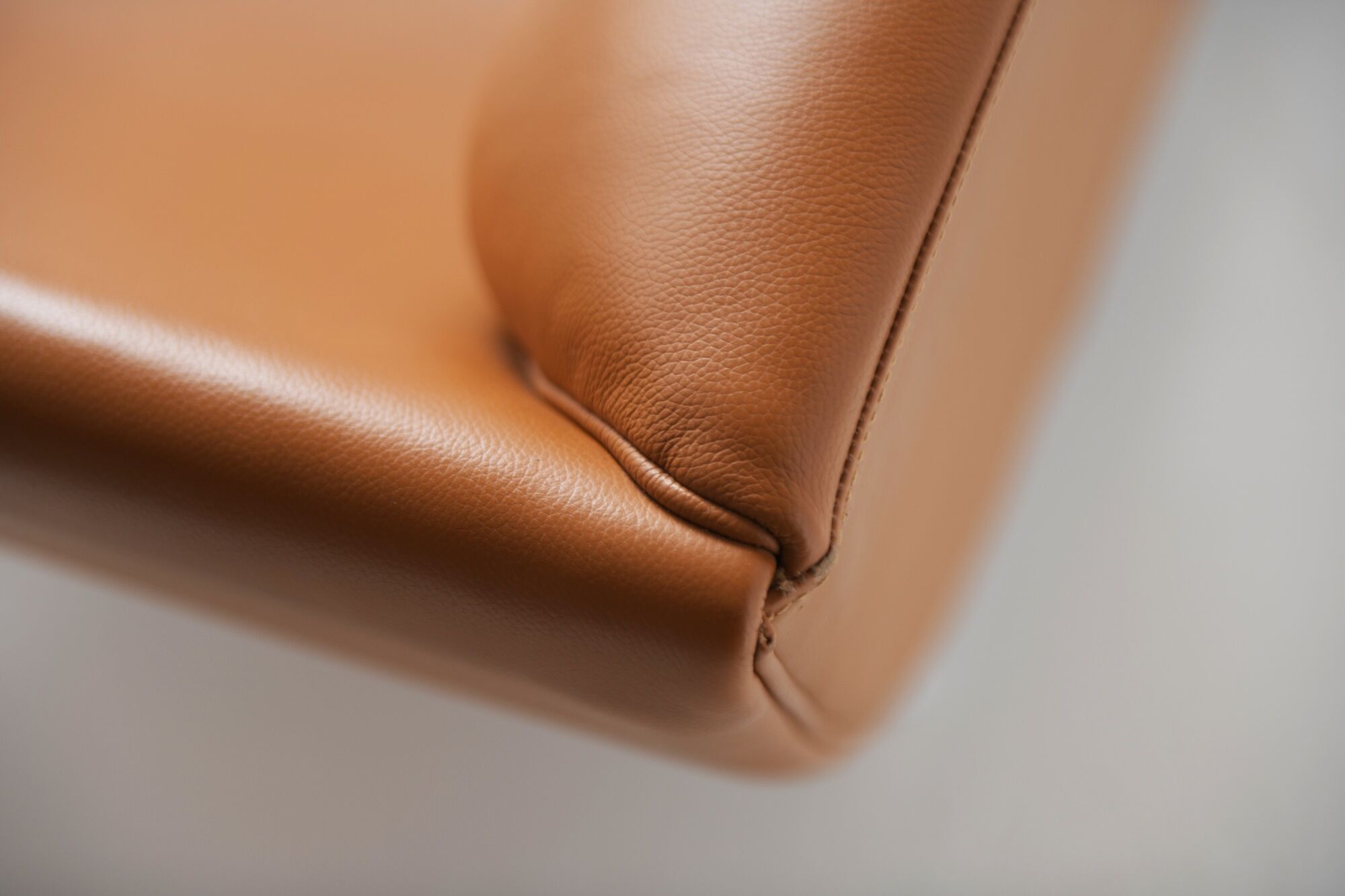 Minimal vintage Ellittico sofas by Losa Ghini for Moroso Italy 1987