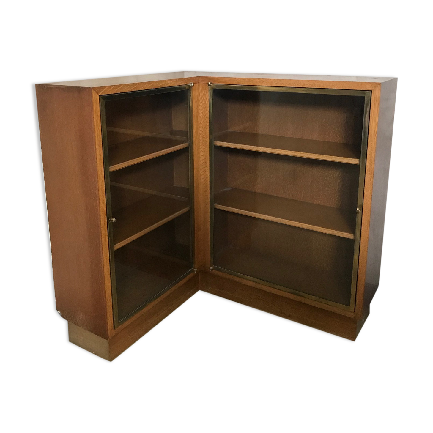 Furniture corner showcase