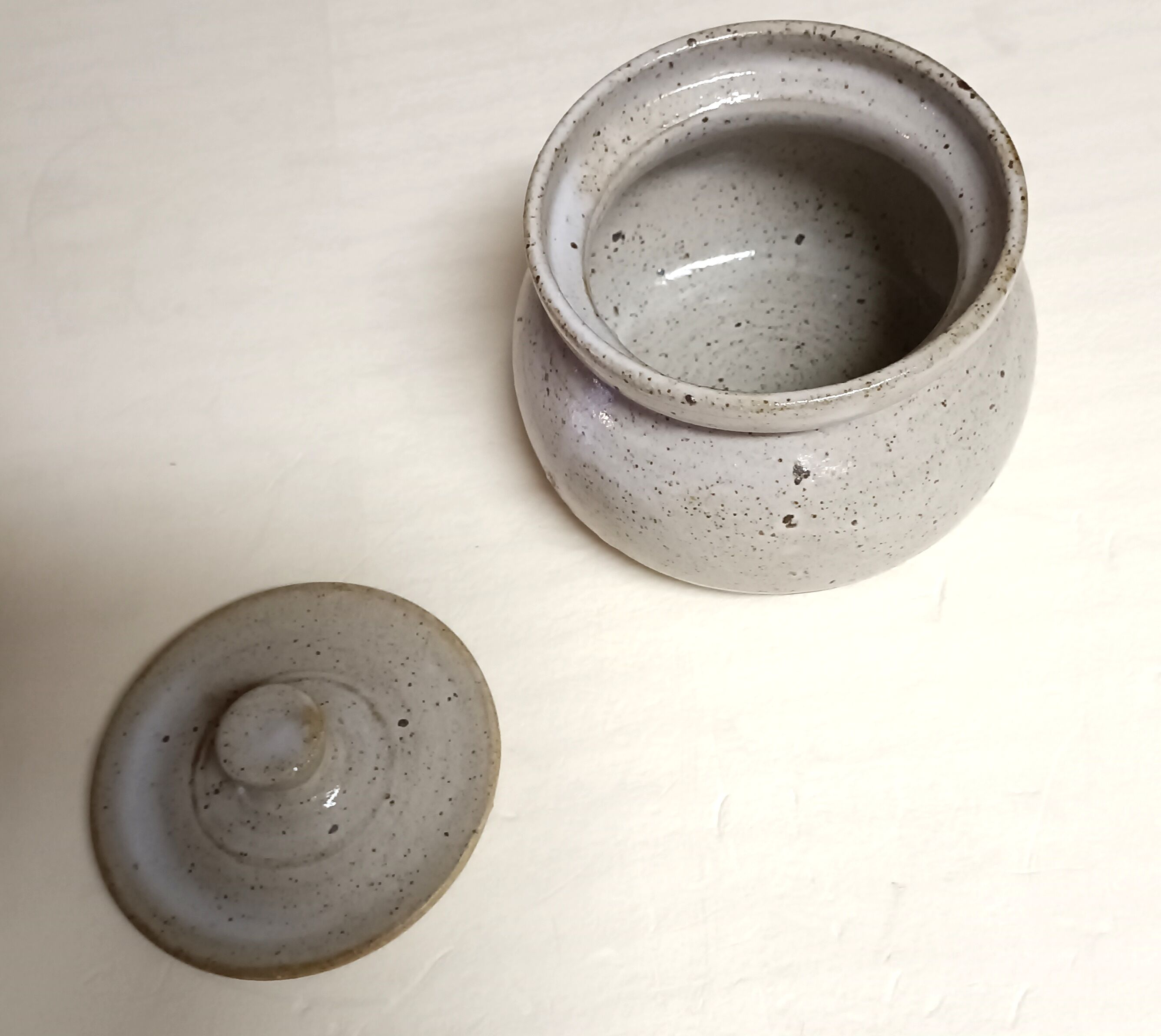 Glazed stoneware sugar