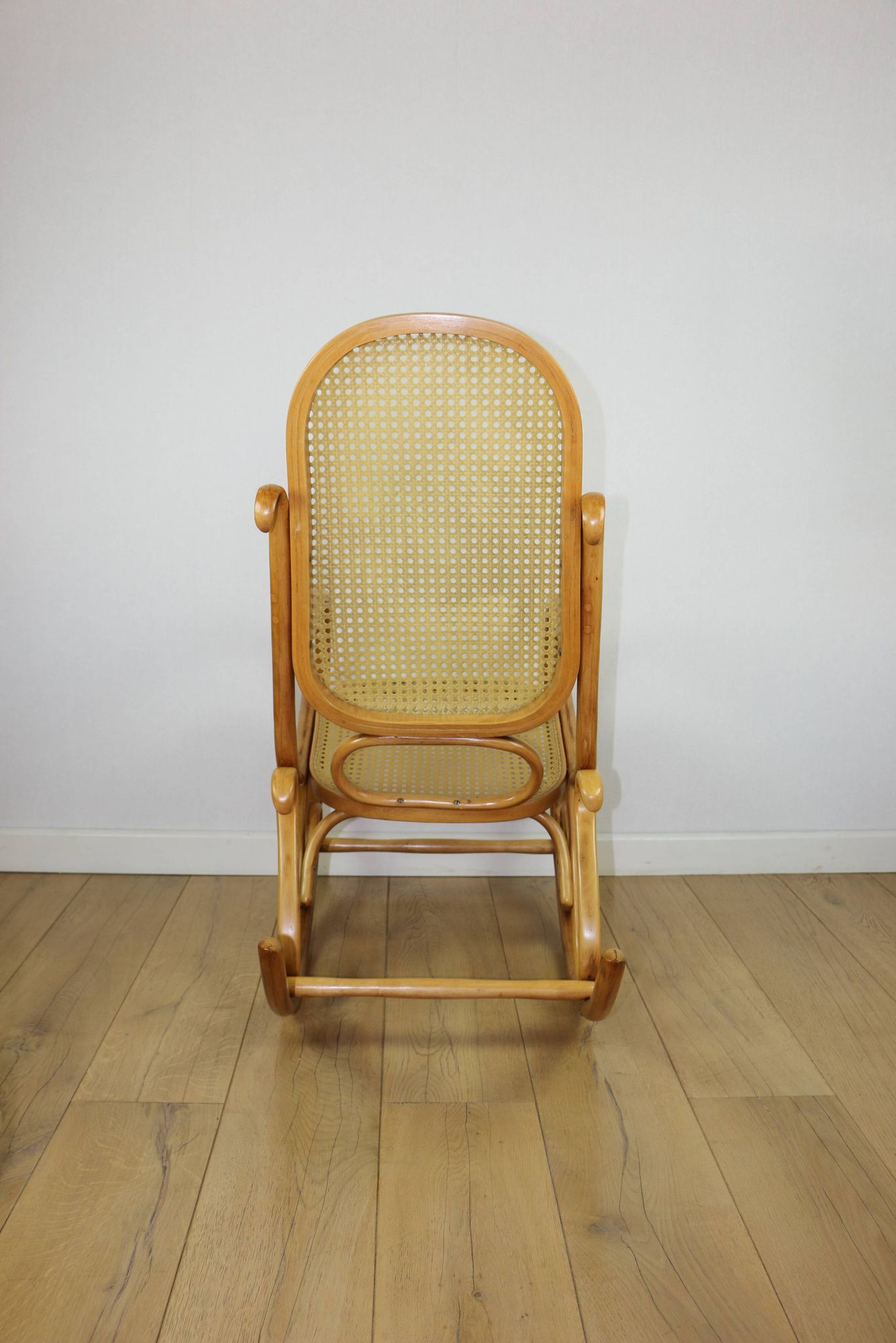 Rocking chair on runners, light beech wood, 1970s - very good condition