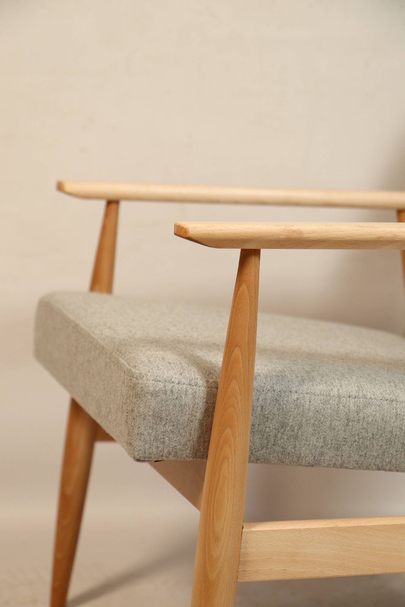 Fauteuil Vintage Gris Clair Design Scandinave Revêtement Laine