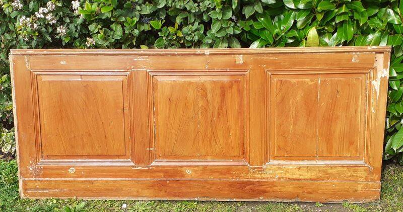 Low wall panelling 8.65m panelled with mouldings wainscoting skirting.