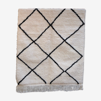 Beni Ouarain pure wool black diamond patterns carpet 153x101 cm